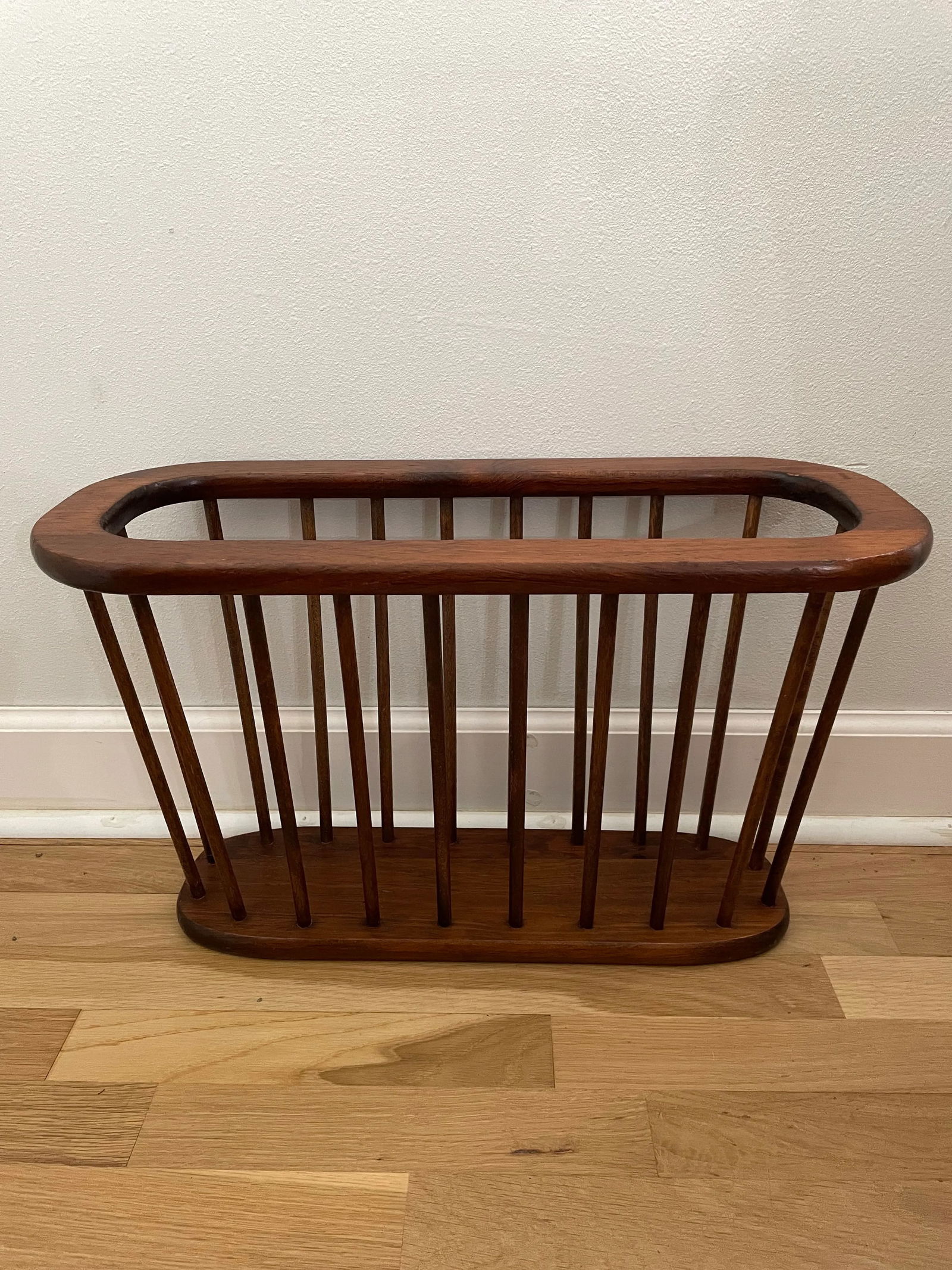 Vintage Cornwall Industries Mid Century Spindle Magazine Rack After Authur Umanoff - 9