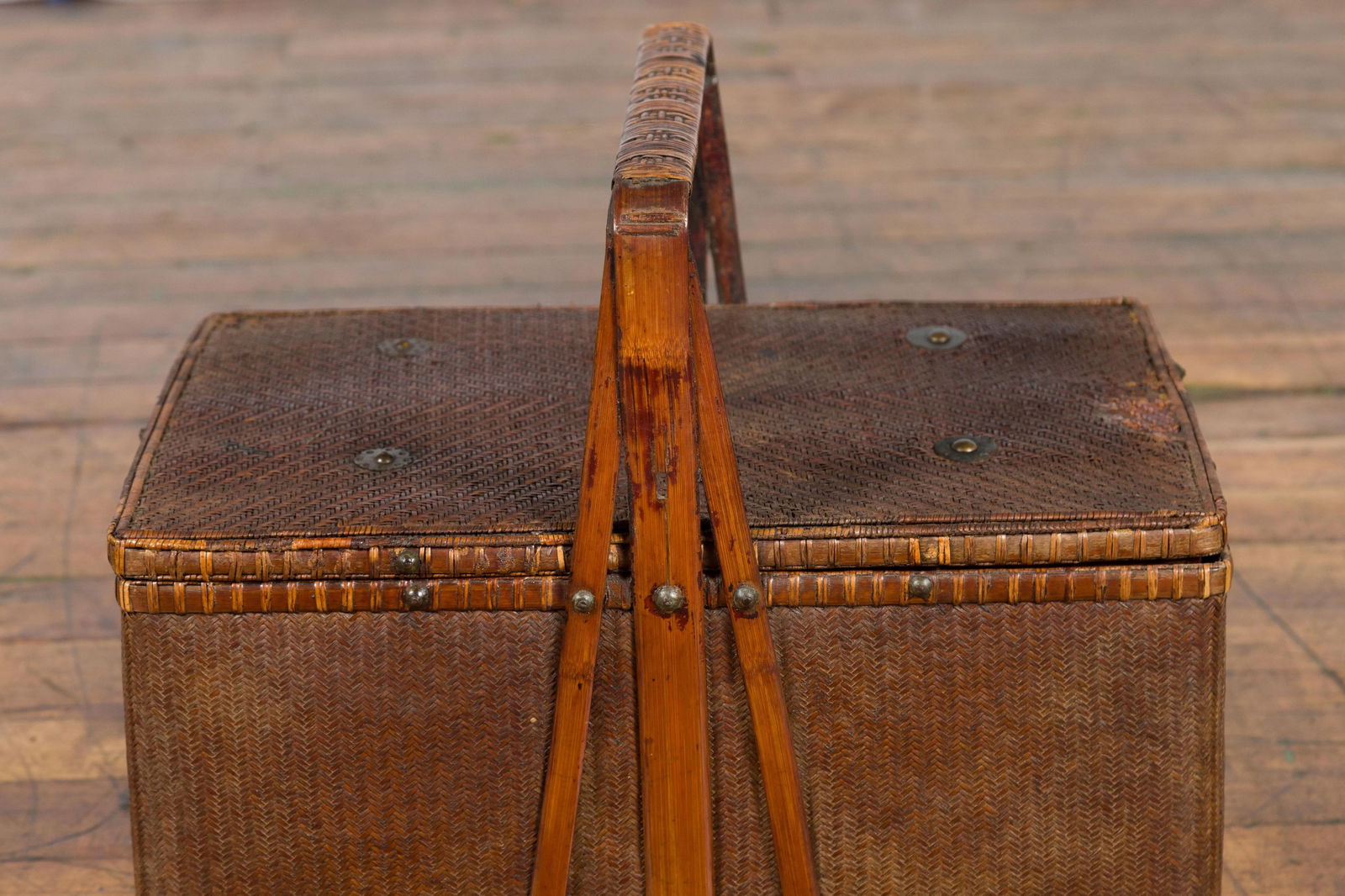 Chinese Early 20th Century Rattan Lunch Box with Tripartite Bamboo Handle - 3