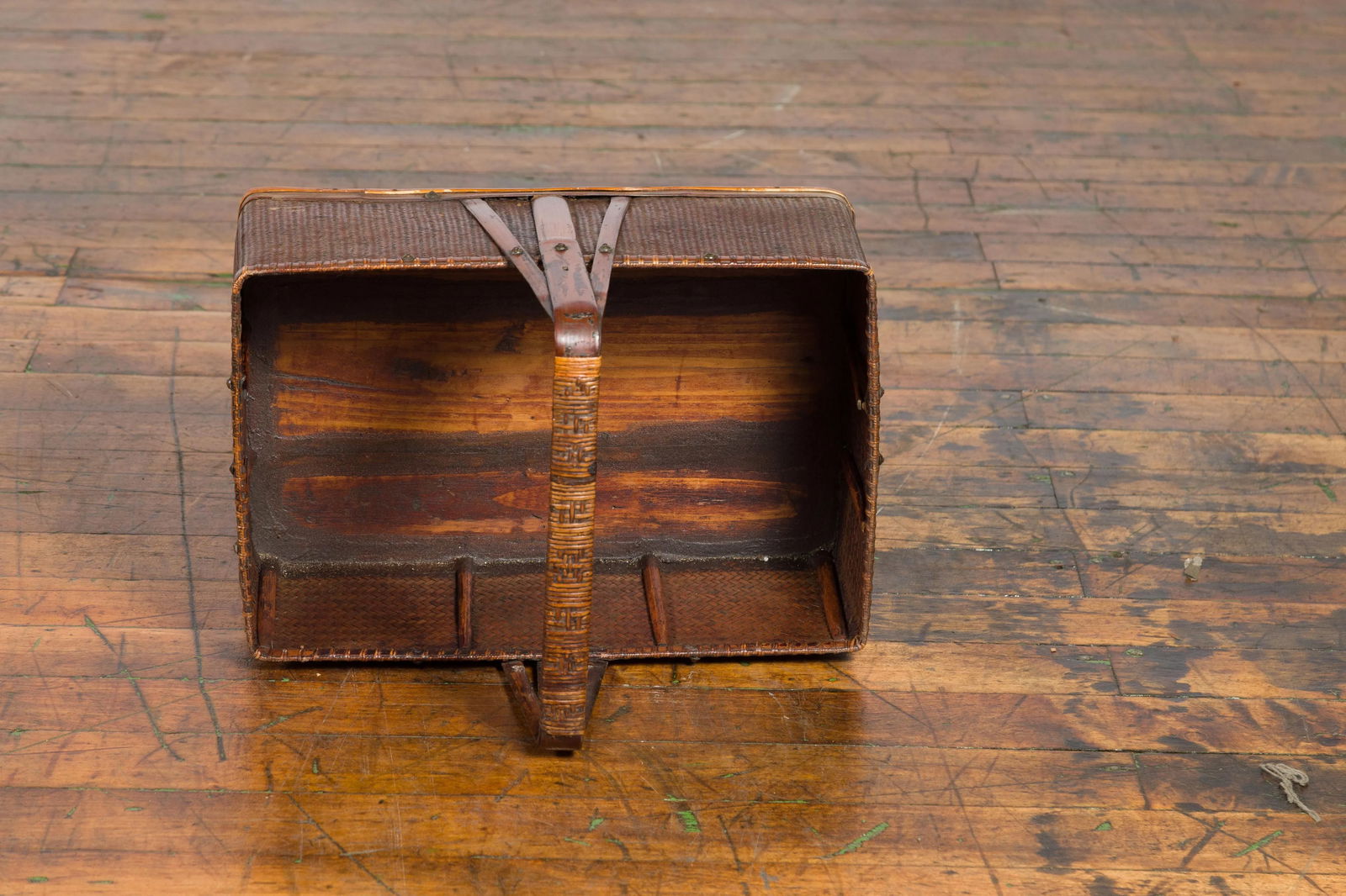Chinese Early 20th Century Rattan Lunch Box with Tripartite Bamboo Handle - 5