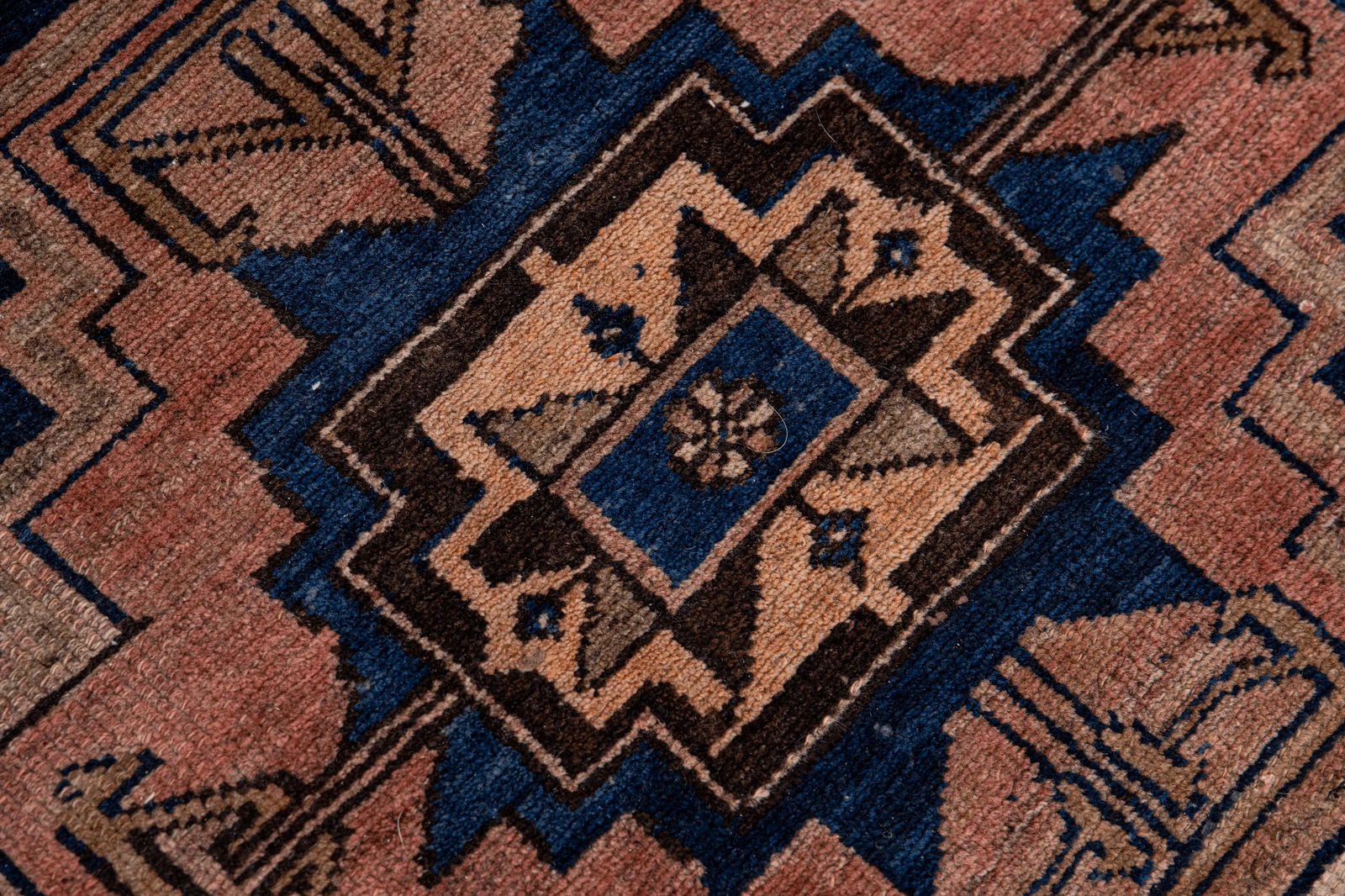 Vintage Handmade Persian Ivory Geometric Wool Rug 4'3" X 6'3" - 10