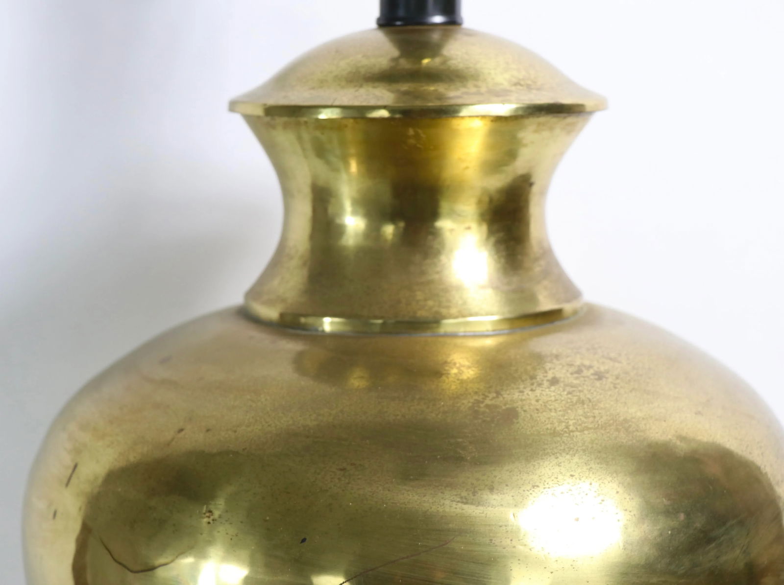 Large Brass Chinese Style Table Lamp - 8