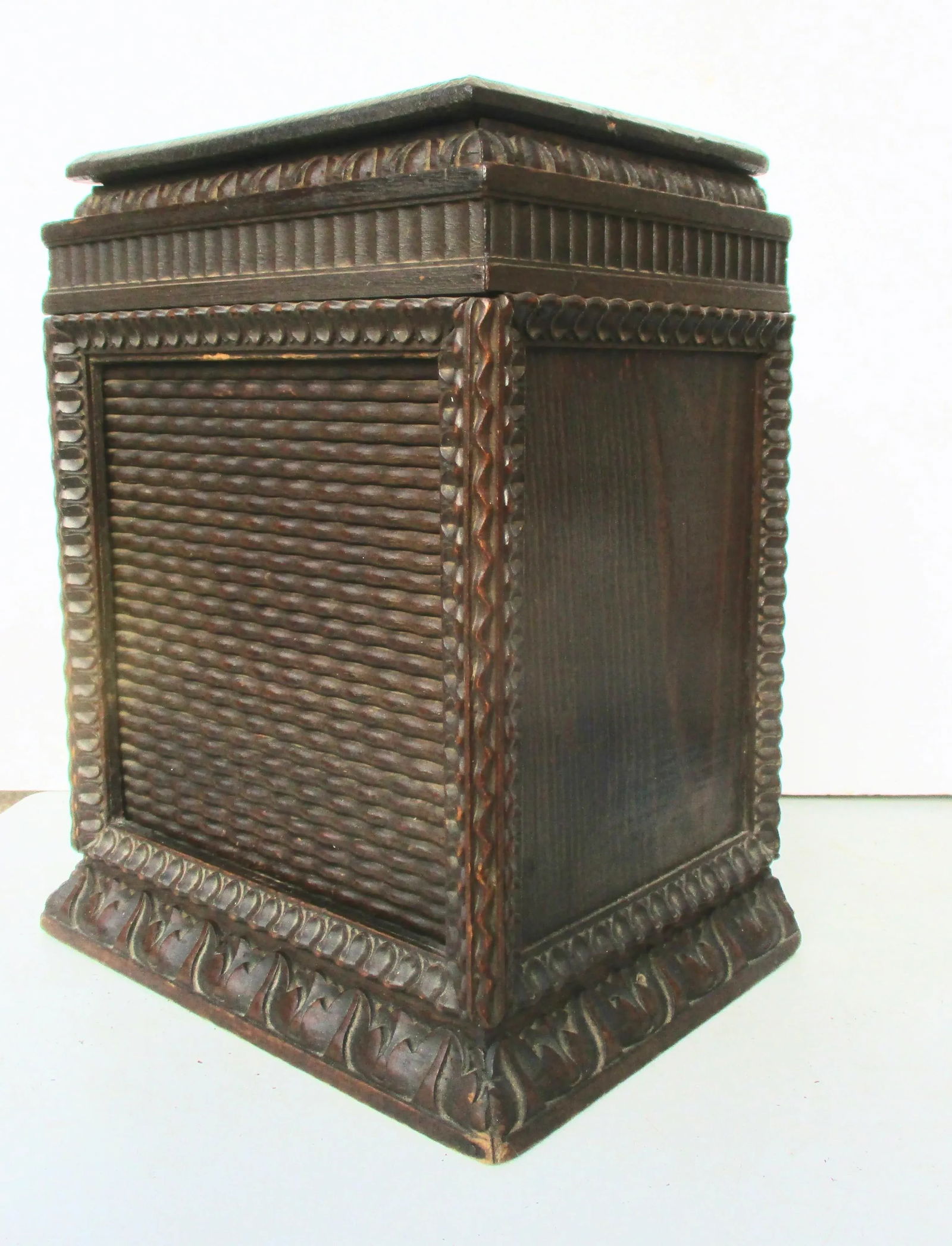 Early 20th Century Folk Art Wooden Roll-Top Storage Box - 9