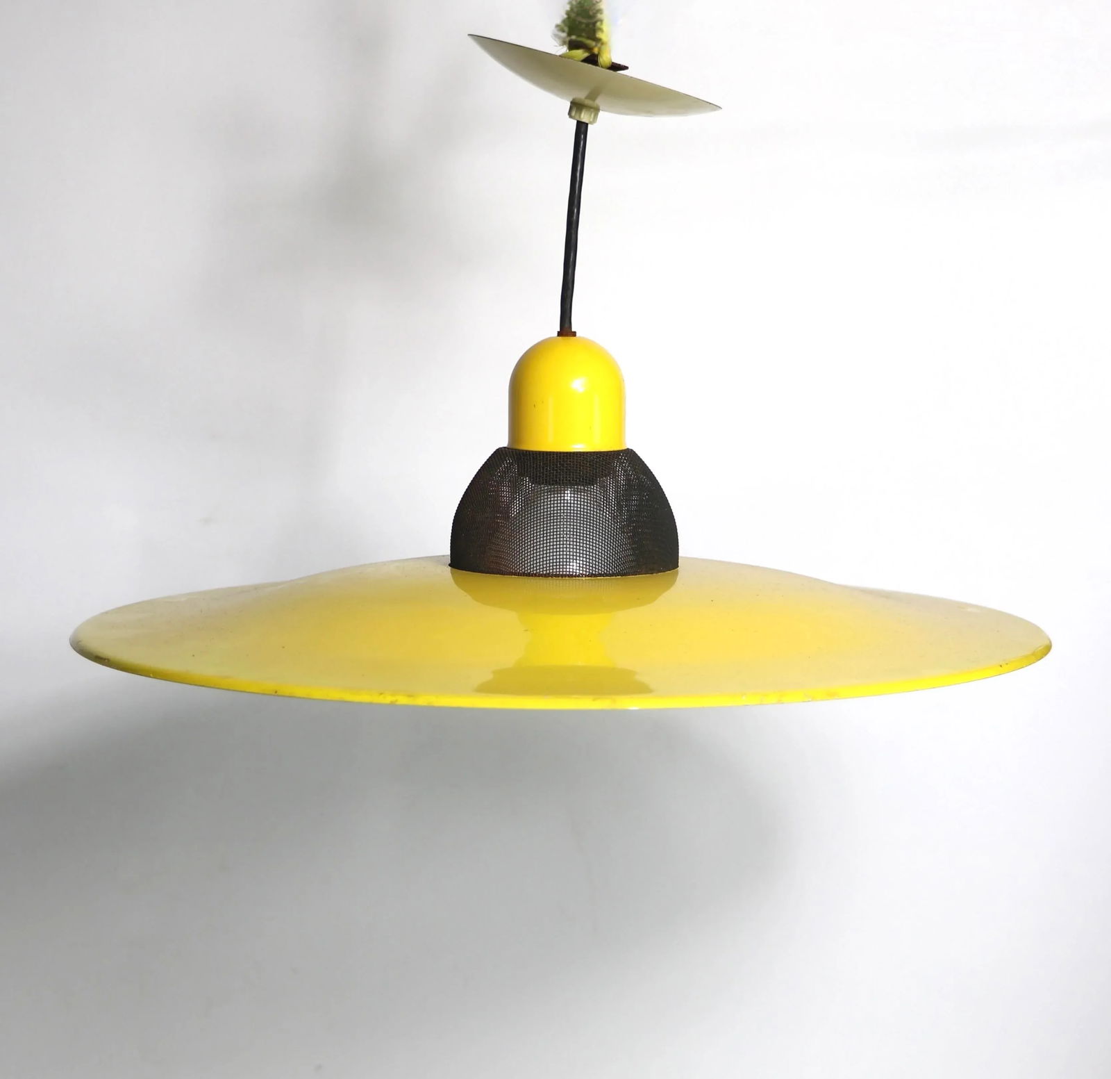 Memphis Style Chandelier Marked Luminaire Csa in Yellow and Black Ca.1980's - 3