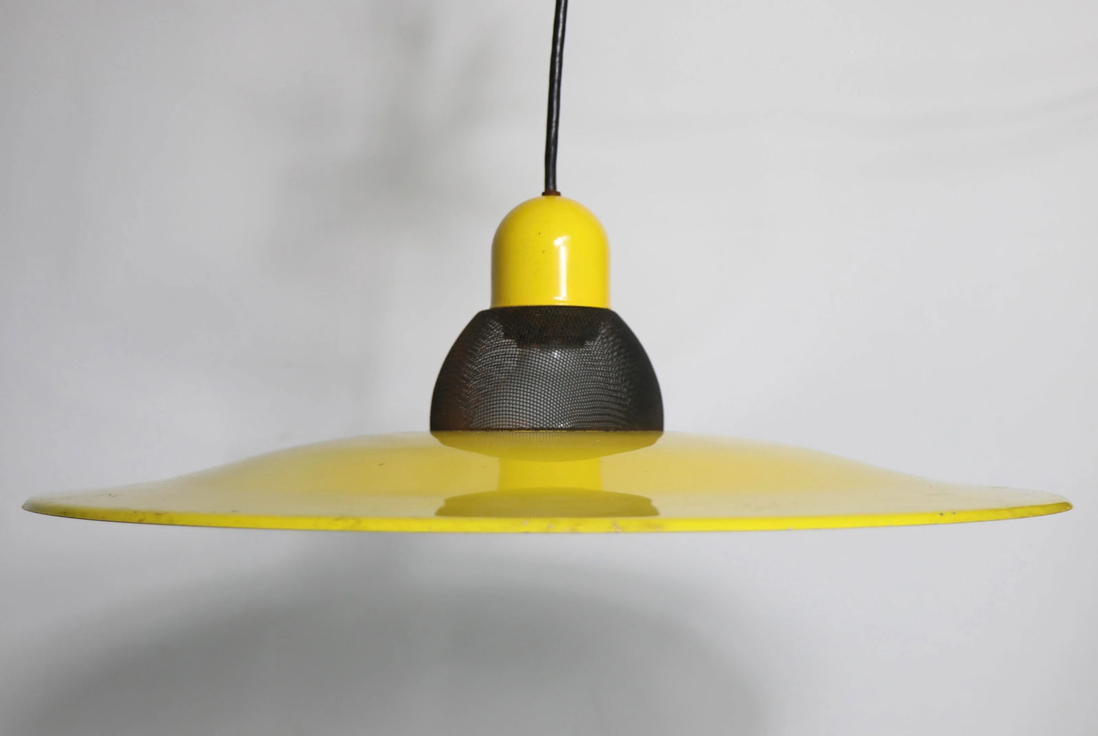 Memphis Style Chandelier Marked Luminaire Csa in Yellow and Black Ca.1980's - 7
