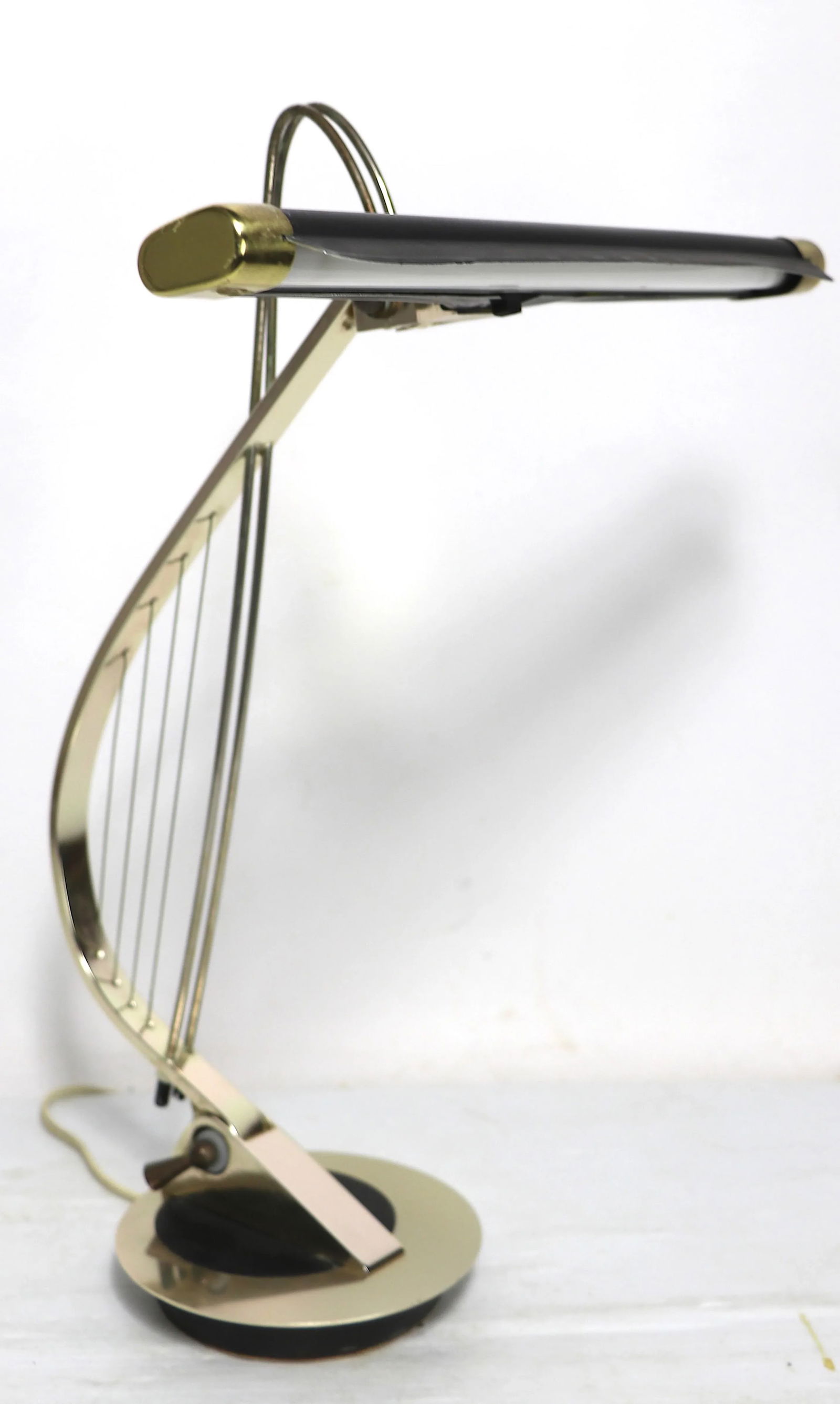 Adjustable Mid Century Harp Form Desk Lamp by Cannon Ca.1950's Made in Usa - 2