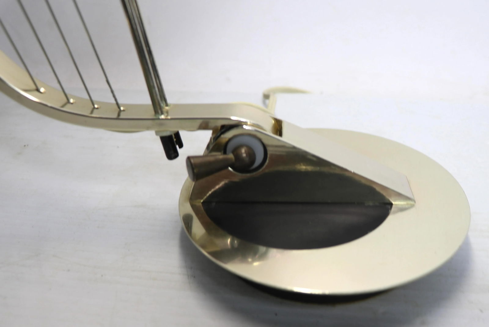 Adjustable Mid Century Harp Form Desk Lamp by Cannon Ca.1950's Made in Usa - 7