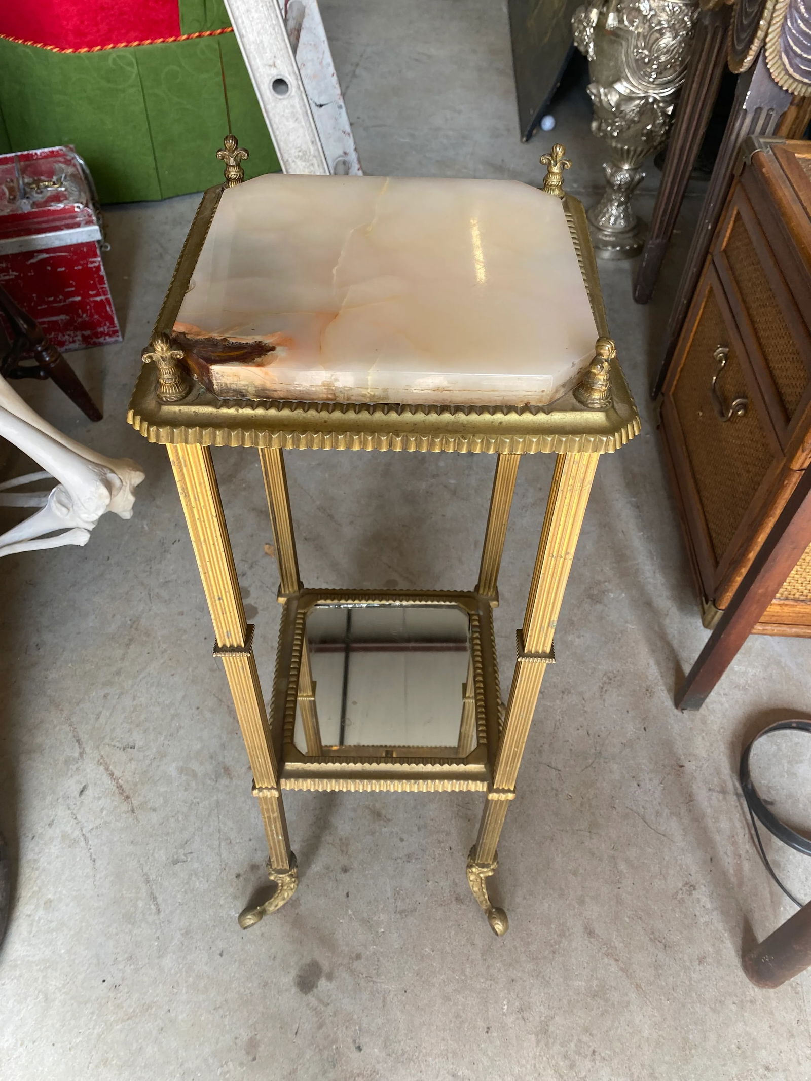1970s Vintage Brass and Marble Footed Side Table - 9