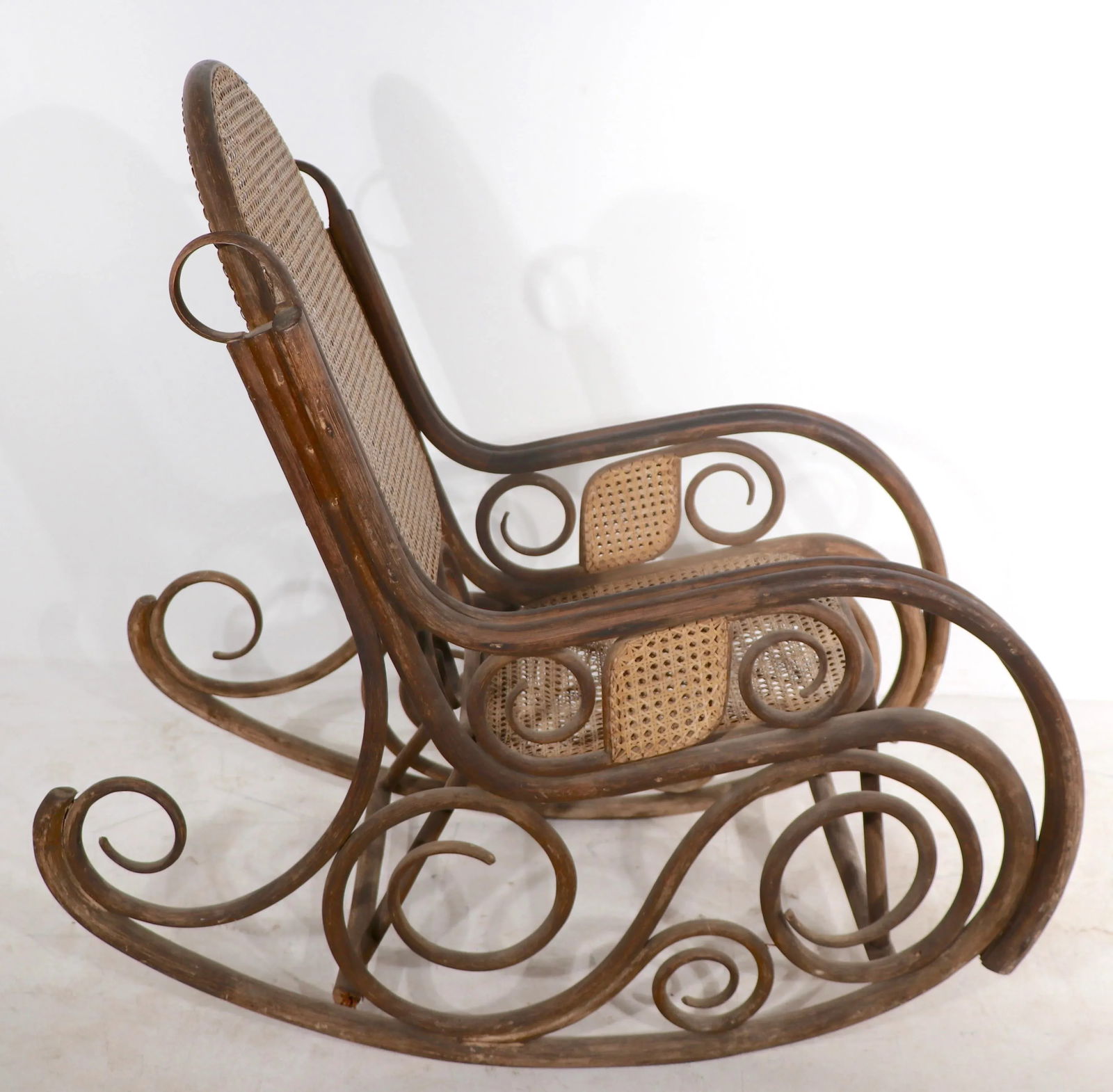 Oversize Bentwood Thonet Style Rocking Chair as Is - 2