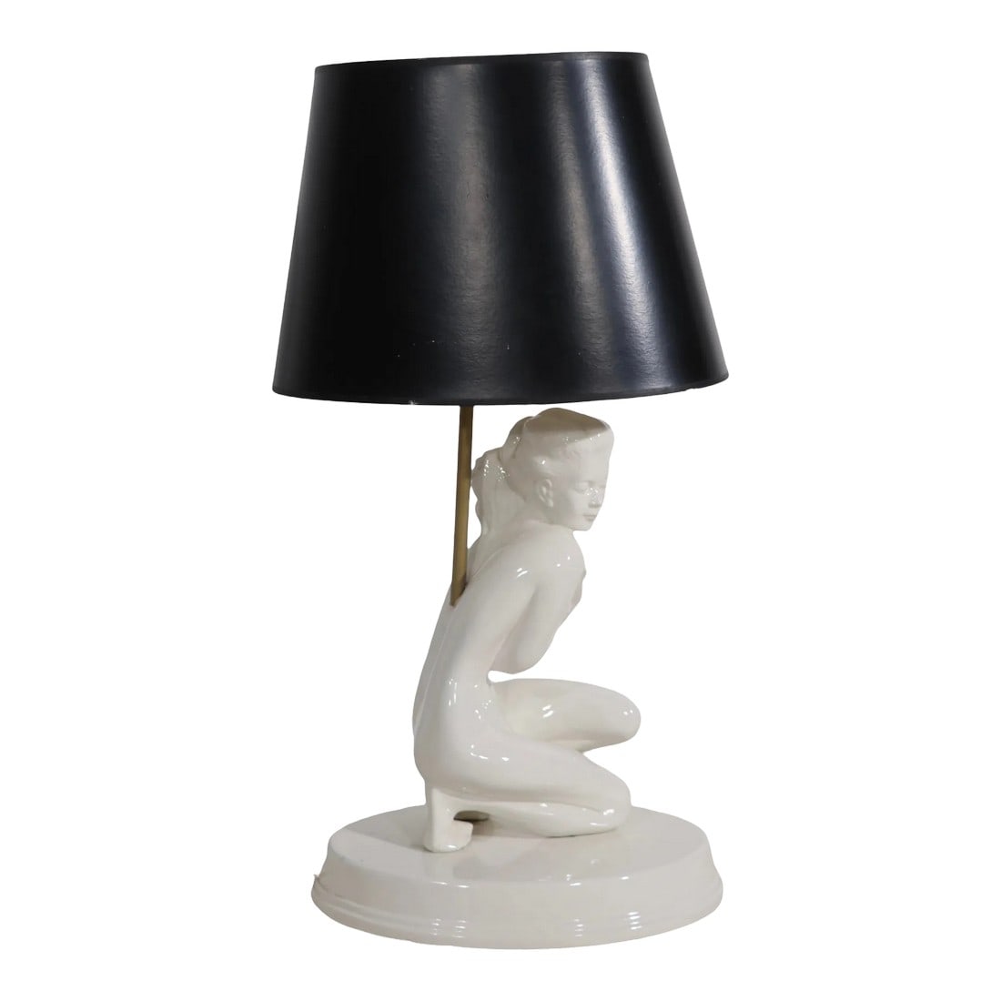 White Ceramic Nude Female Table Lamp Made in Usa Ca. 1950/1960's: White ceramic table lamp in the form of nude female on oval white ceramic base. The lamps in good working condition, the base has a slight hairline crack - please see images. Art Deco style,