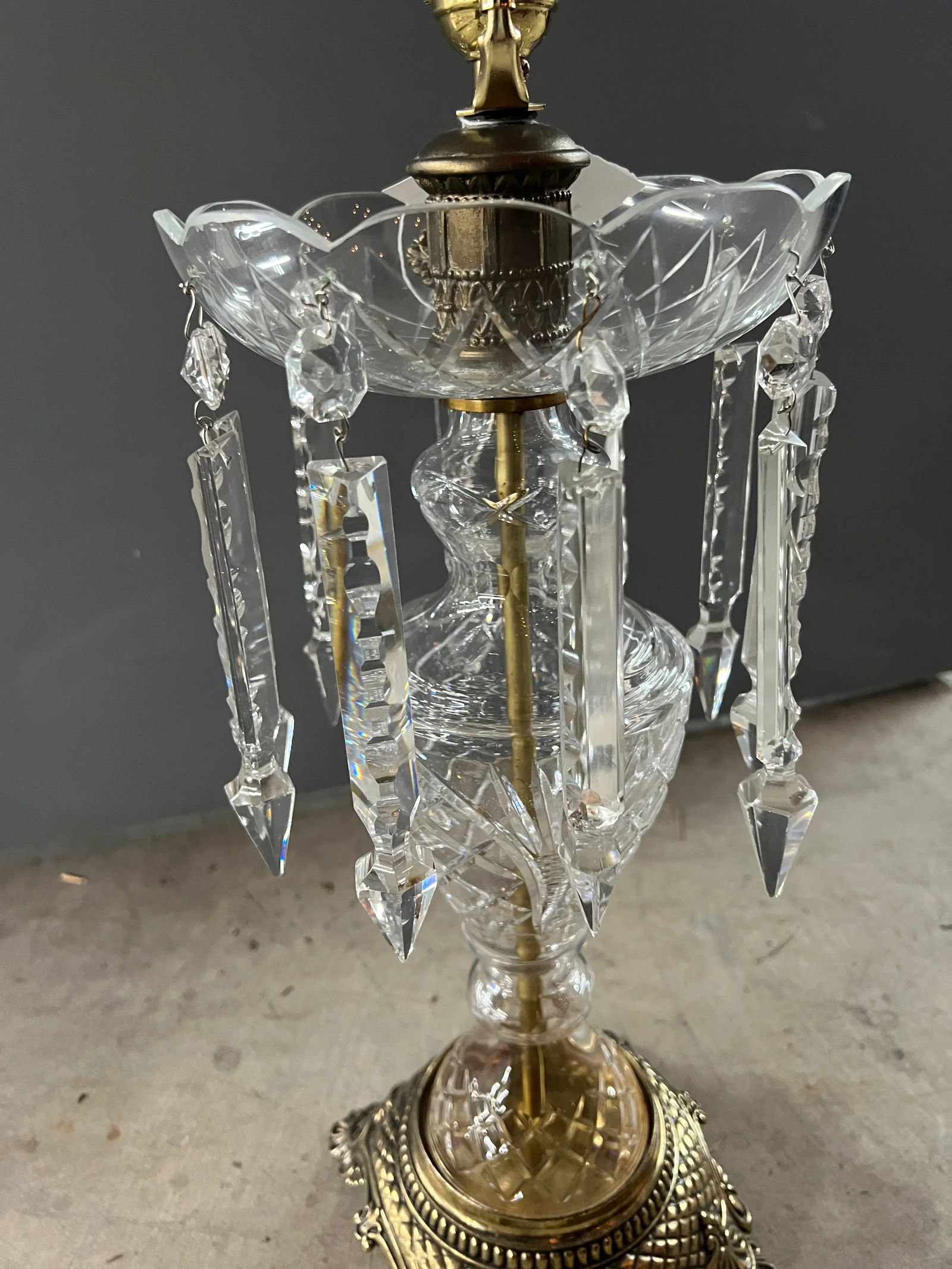 Vintage 1960s Lamp With Glass and Brass Base - 4