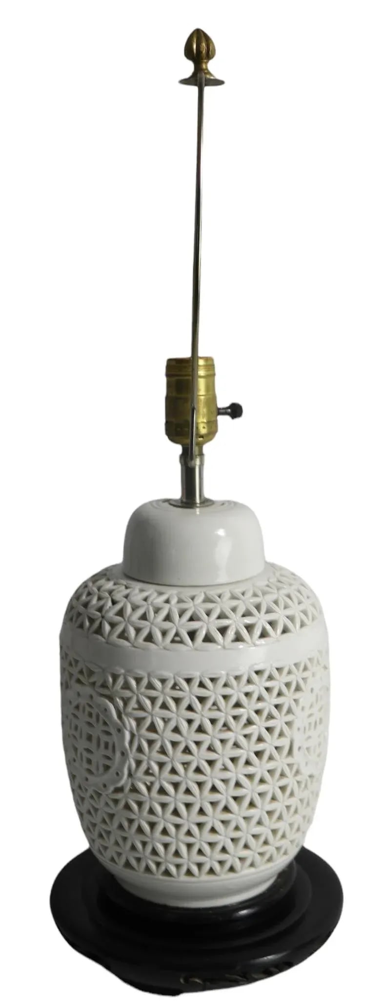 Reticulated Blanc DeChine Ginger Jar Table Lamp in the Chinese Style - 2