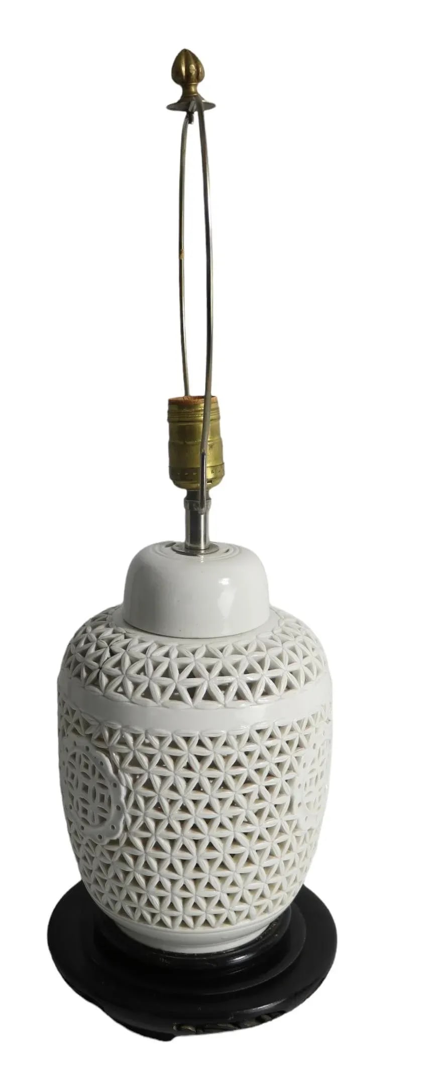 Reticulated Blanc DeChine Ginger Jar Table Lamp in the Chinese Style - 3