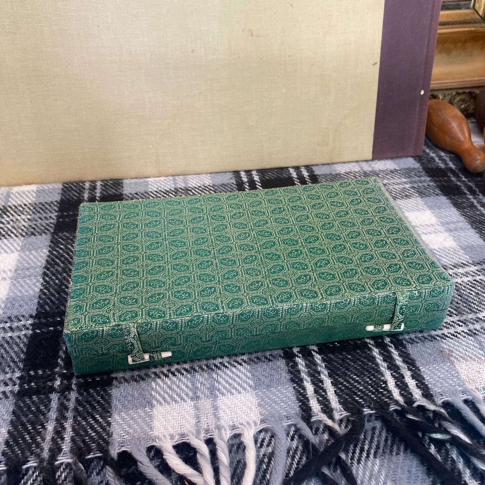 1970s Asian Green Jewelry Box/Memoir Box - 7