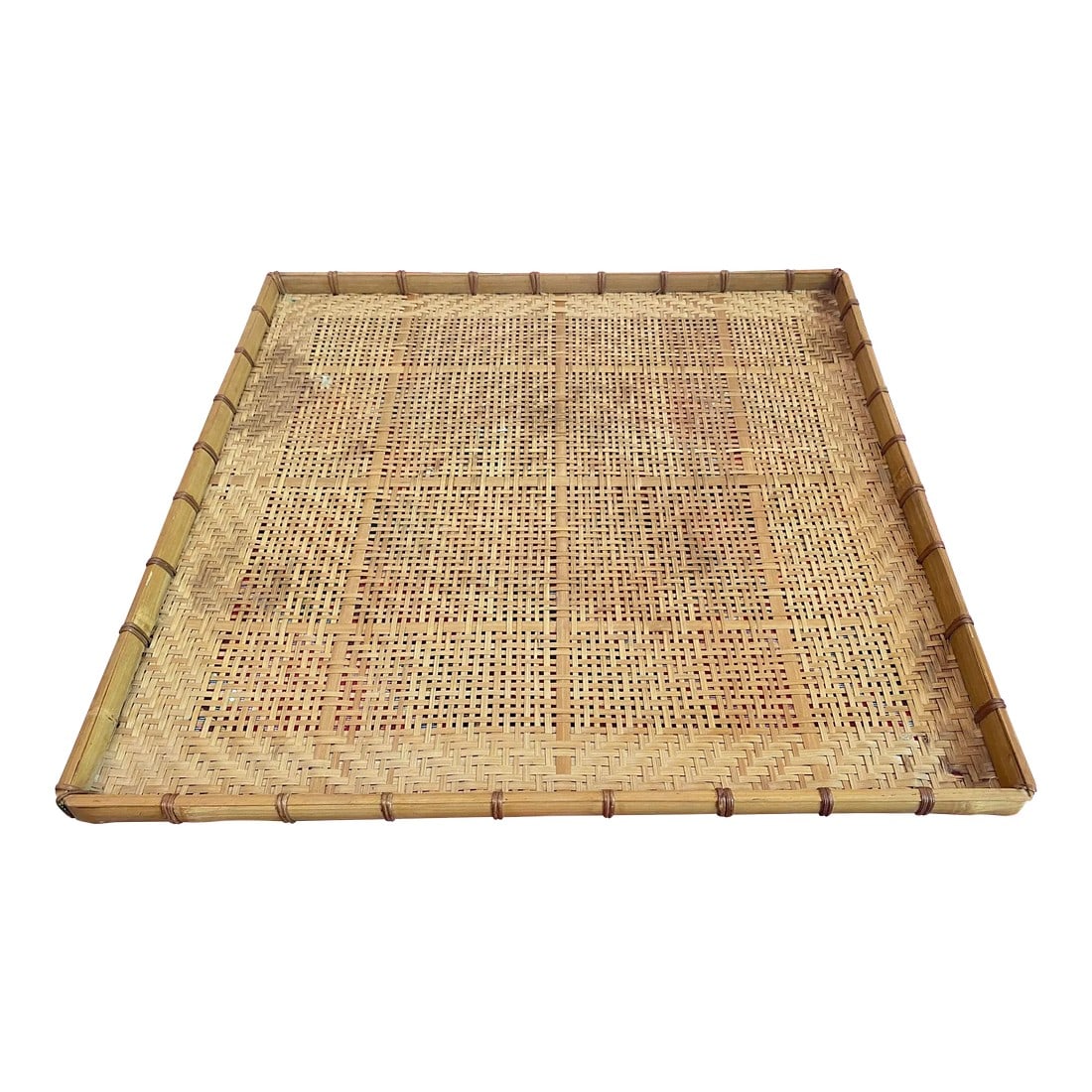 1970s Square Wicker Basket Tray: This is a beautiful wicker square basket. Perfect for the interior designer or the enthusiast! This can also be used as decoration by being hanged on the wall! Condition: Alterations: Original
