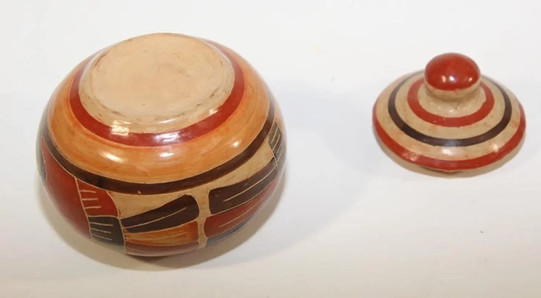 Vintage Mata Ortiz Style Mexican Pottery Set - 2 Pieces - 10