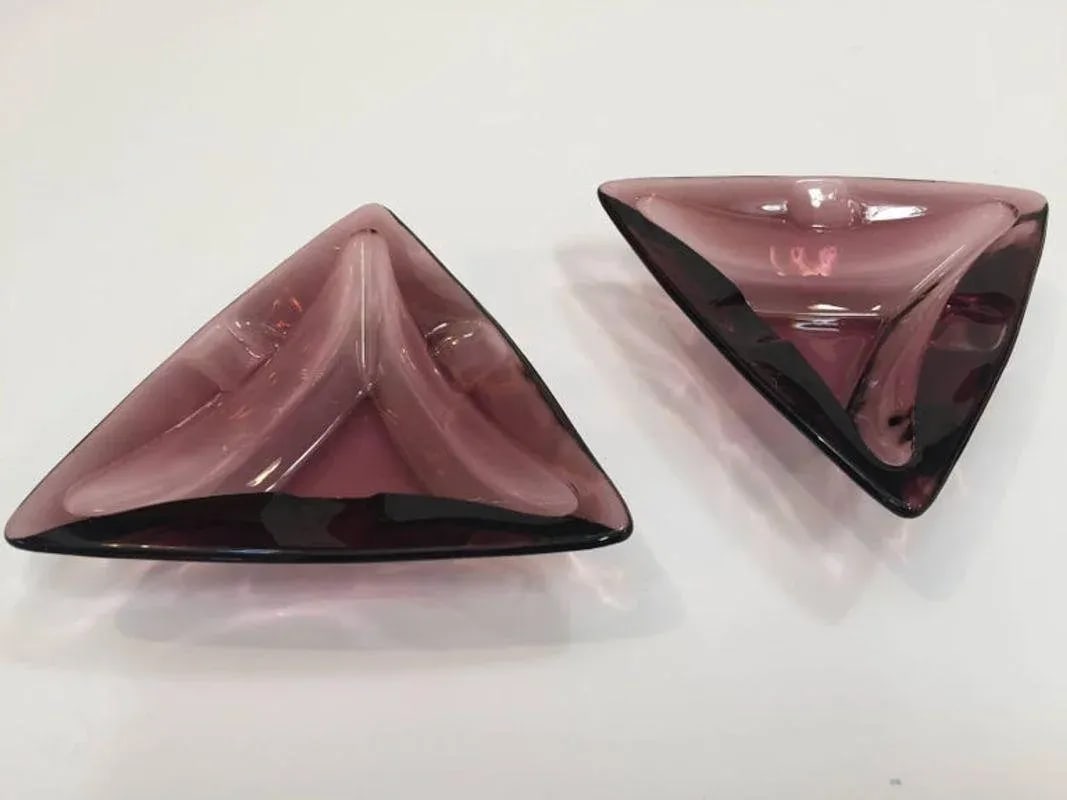 Vintage Moroccan Hazel Atlas Amethyst Triangle Ashtrays - Set of 2 - 10