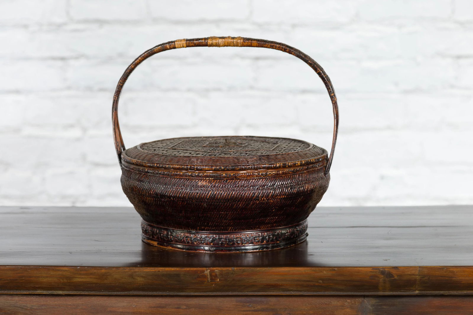 19th Century Chinese Qing Dynasty Handwoven Rattan & Bamboo Handled Basket - 2