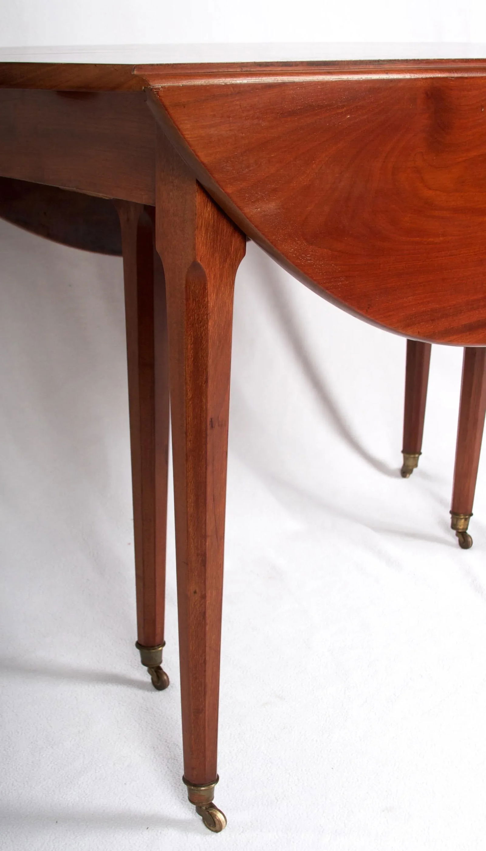 Early 19th Century Louis XVI Style Acajou Mahogany Dining Table with Two Leaves - 10