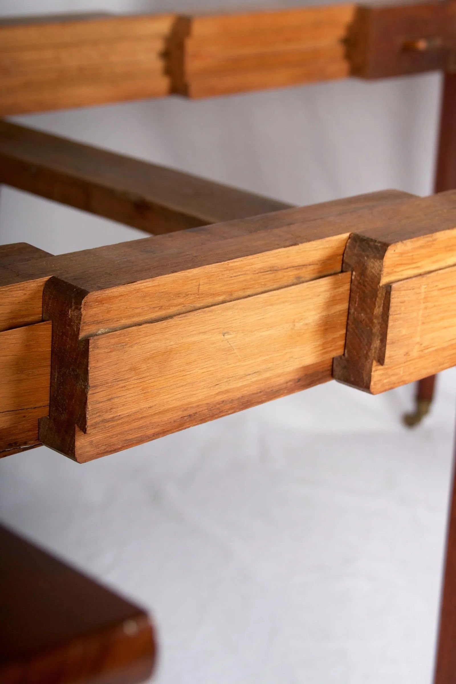 Early 19th Century Louis XVI Style Acajou Mahogany Dining Table with Two Leaves - 5