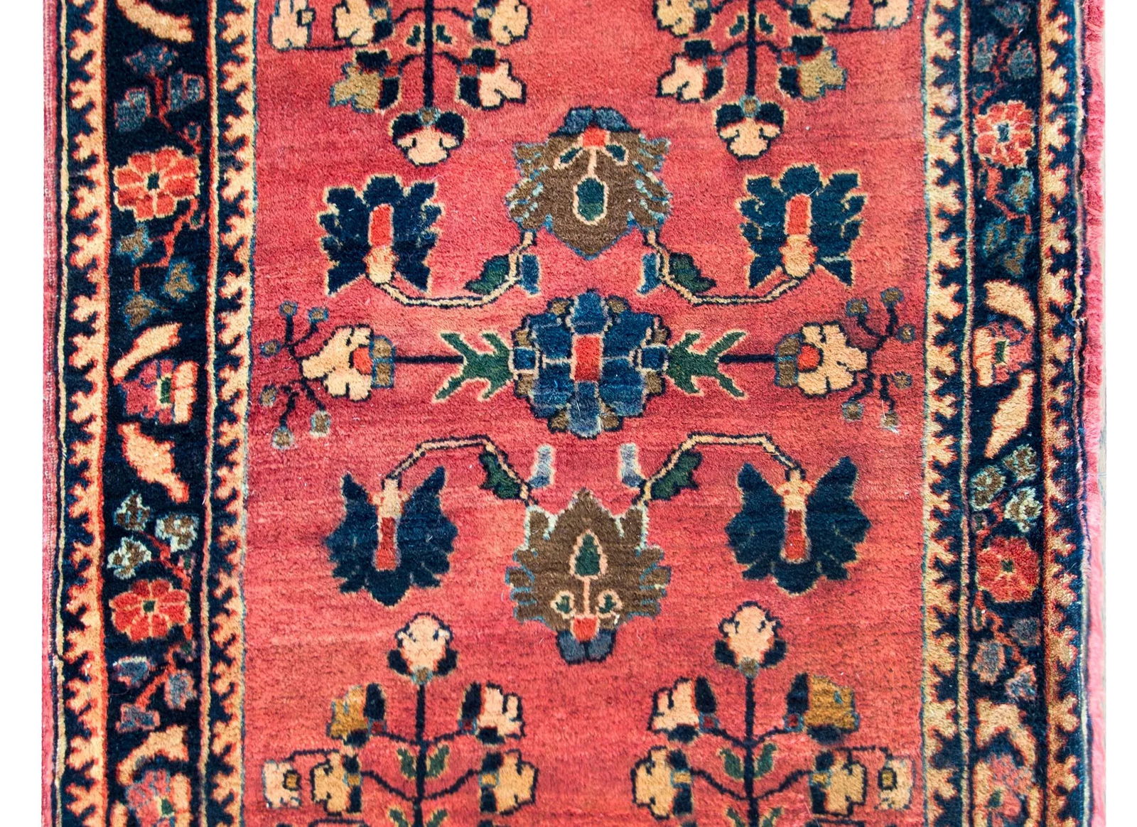 Early 20th Century Persian Sarouk Rug - 2