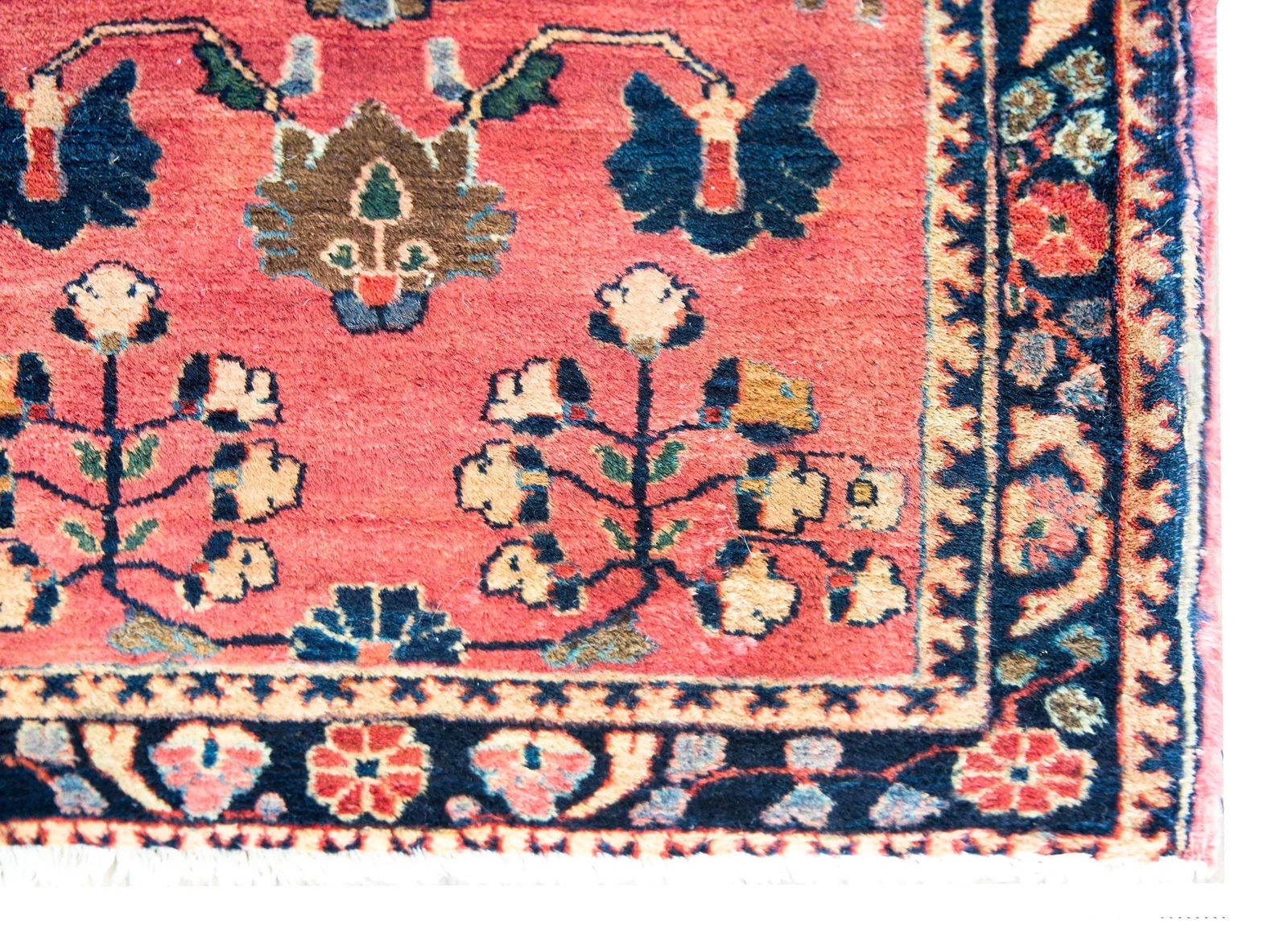 Early 20th Century Persian Sarouk Rug - 9