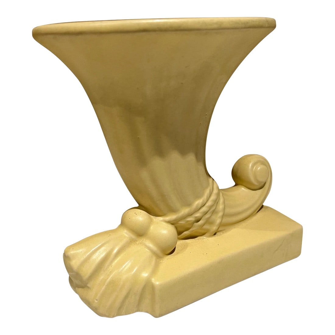 1950s Art Deco Ceramic Trumpet Horn of Plenty: AMBIANIC presents 1950s Creamy Tasseled Trumpet Horn of Plenty Vintage Ceramic Art Very elegant Midcentury Modern Art Deco decorative piece 7.5 tall x 8 w x 5.5 d Preowned unrestored vintage
