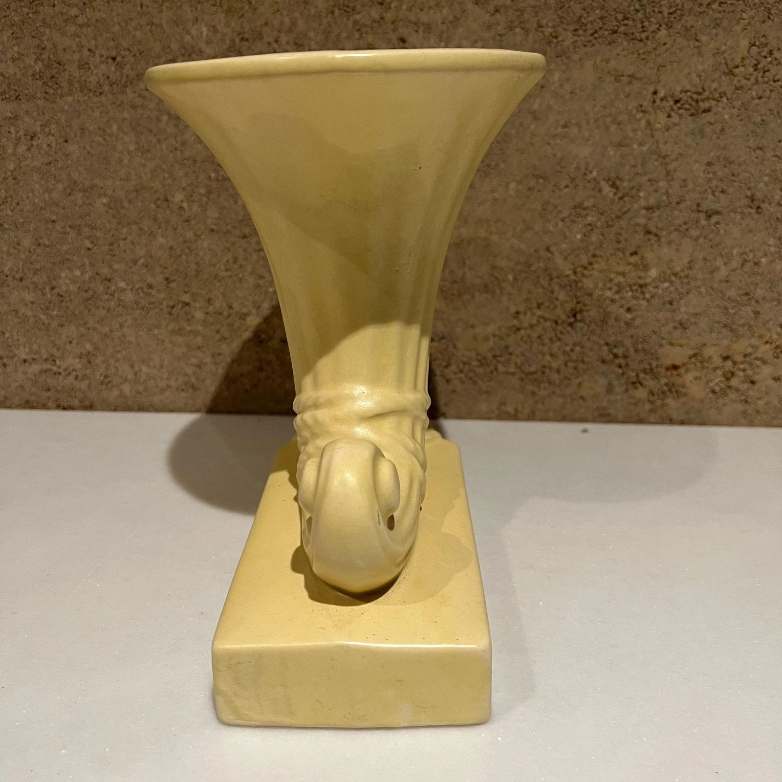 1950s Art Deco Ceramic Trumpet Horn of Plenty - 2