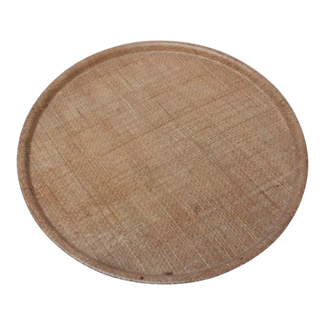1960s Mid Century Modern Woven Raffia Serving Tray: Mid-Century American Modern woven raffia tray encased in fiberglass to protect the delicate burlap and allow for easy cleaning. Perfect serving/drink tray for an indoor or outdoor atomic or tiki bar.