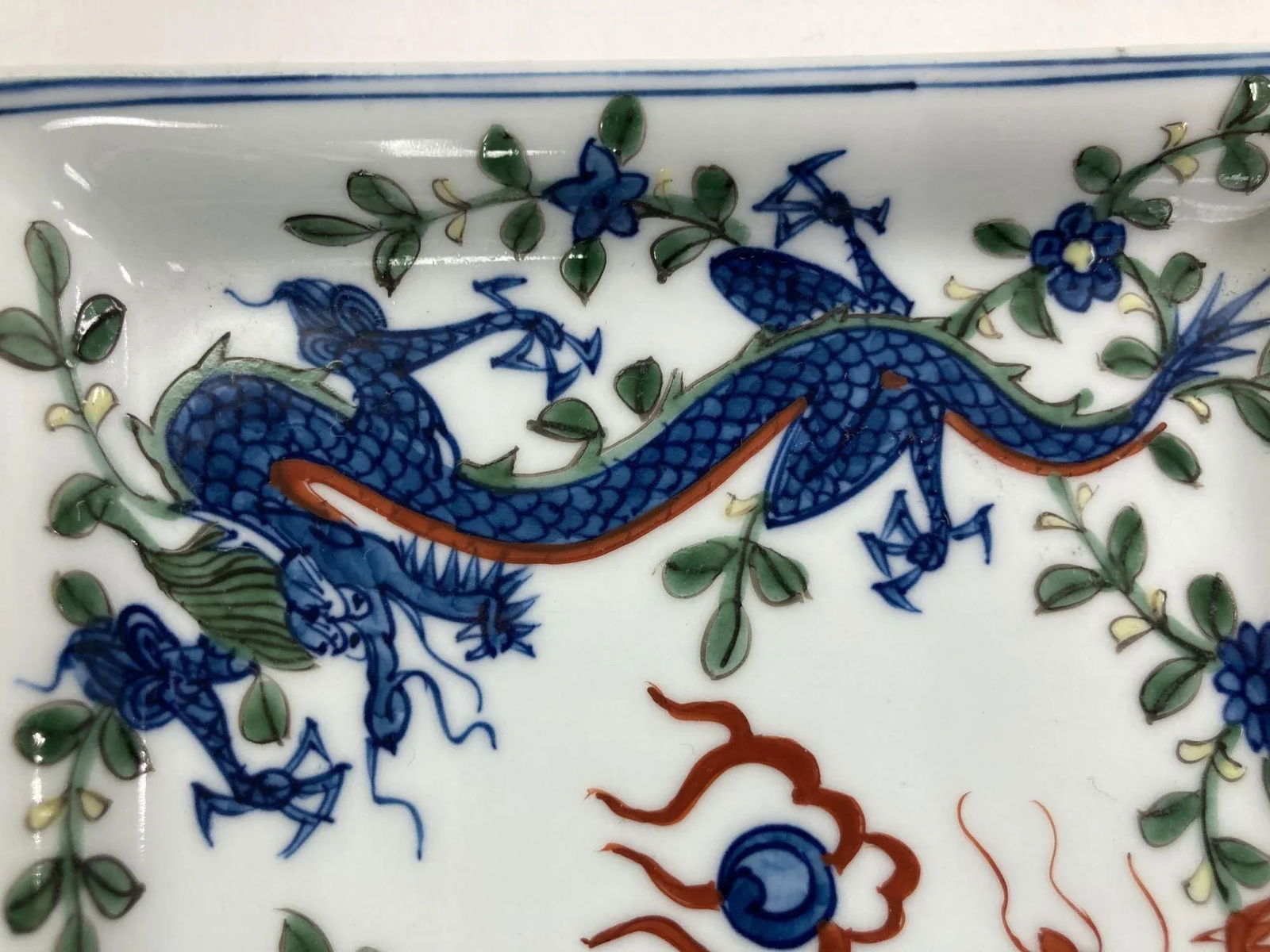 Vintage Chinese Porcelain Wucai Blue and Red Dragons Dish Catchall - 7