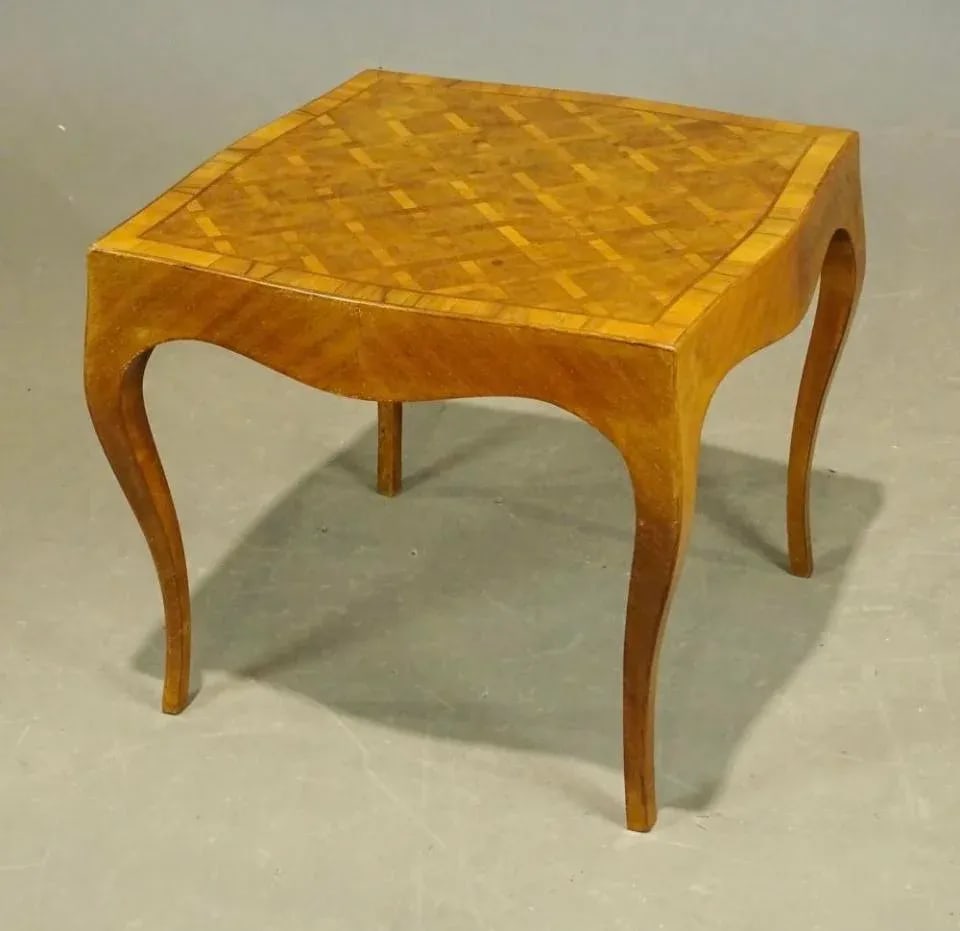 Mid 20th Century Italian Cannel and Chaffin Marquetry Parquetry Inland European Table - 4