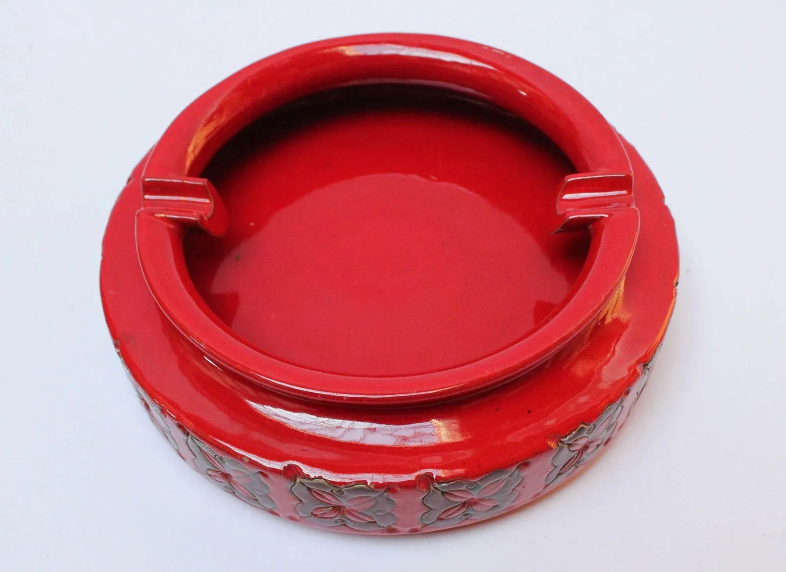 Mid-Century Italian Modern Ceramic Ashtray With Floral Motif - 2