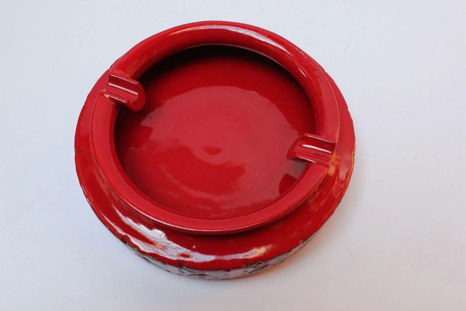 Mid-Century Italian Modern Ceramic Ashtray With Floral Motif - 4