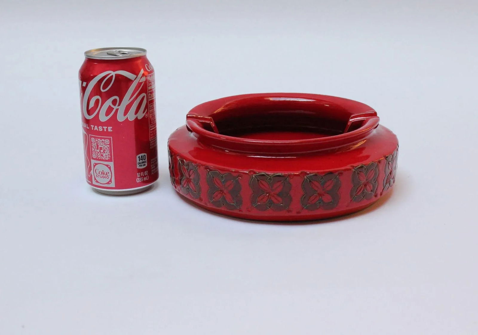 Mid-Century Italian Modern Ceramic Ashtray With Floral Motif - 7