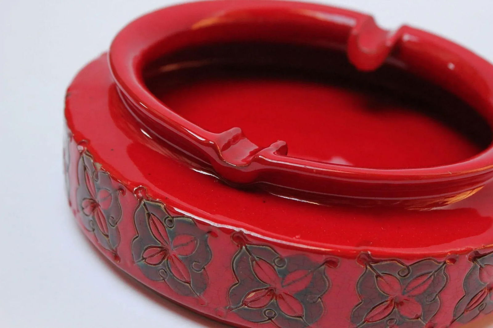 Mid-Century Italian Modern Ceramic Ashtray With Floral Motif - 8