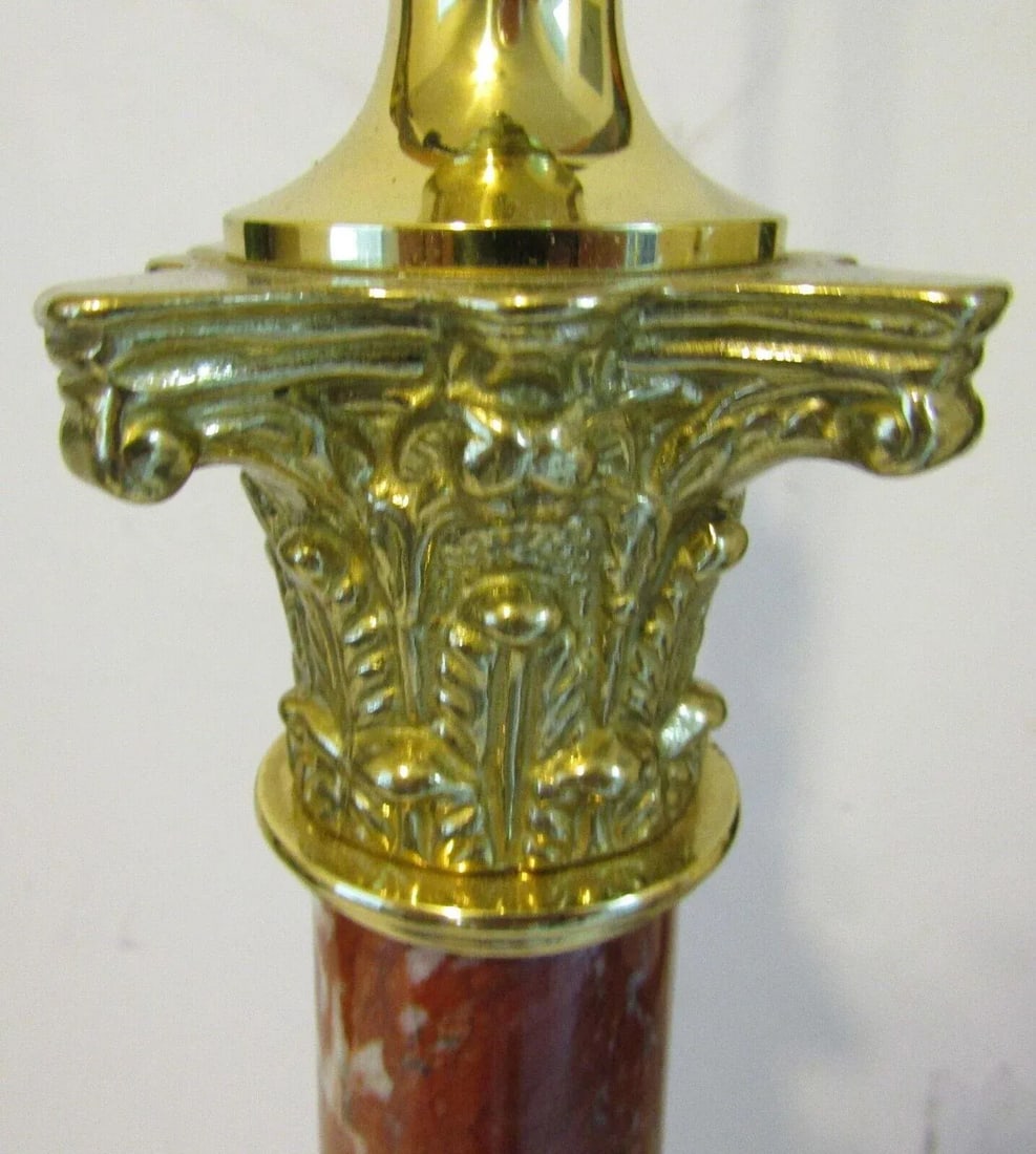 1980s Griotte Red Marble and Brass Corinthian Table Lamp With Lampshade - 7