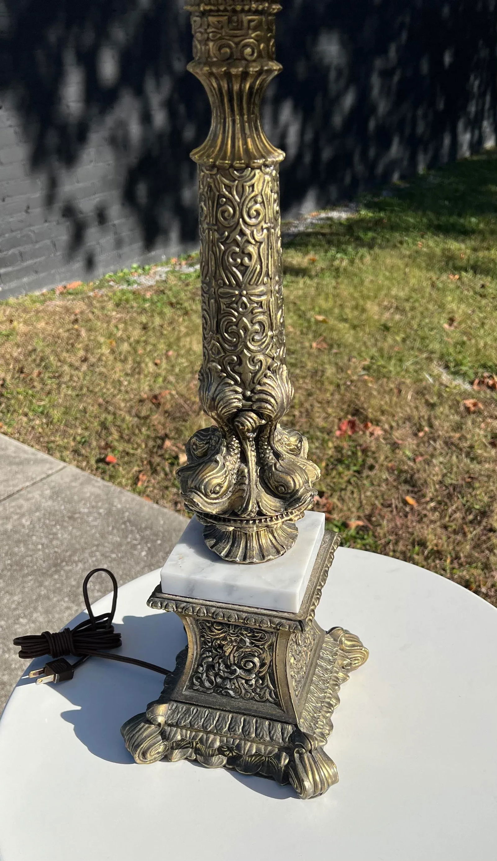 Vintage 1960s Metal Porpoise Filigree Lamp - 4