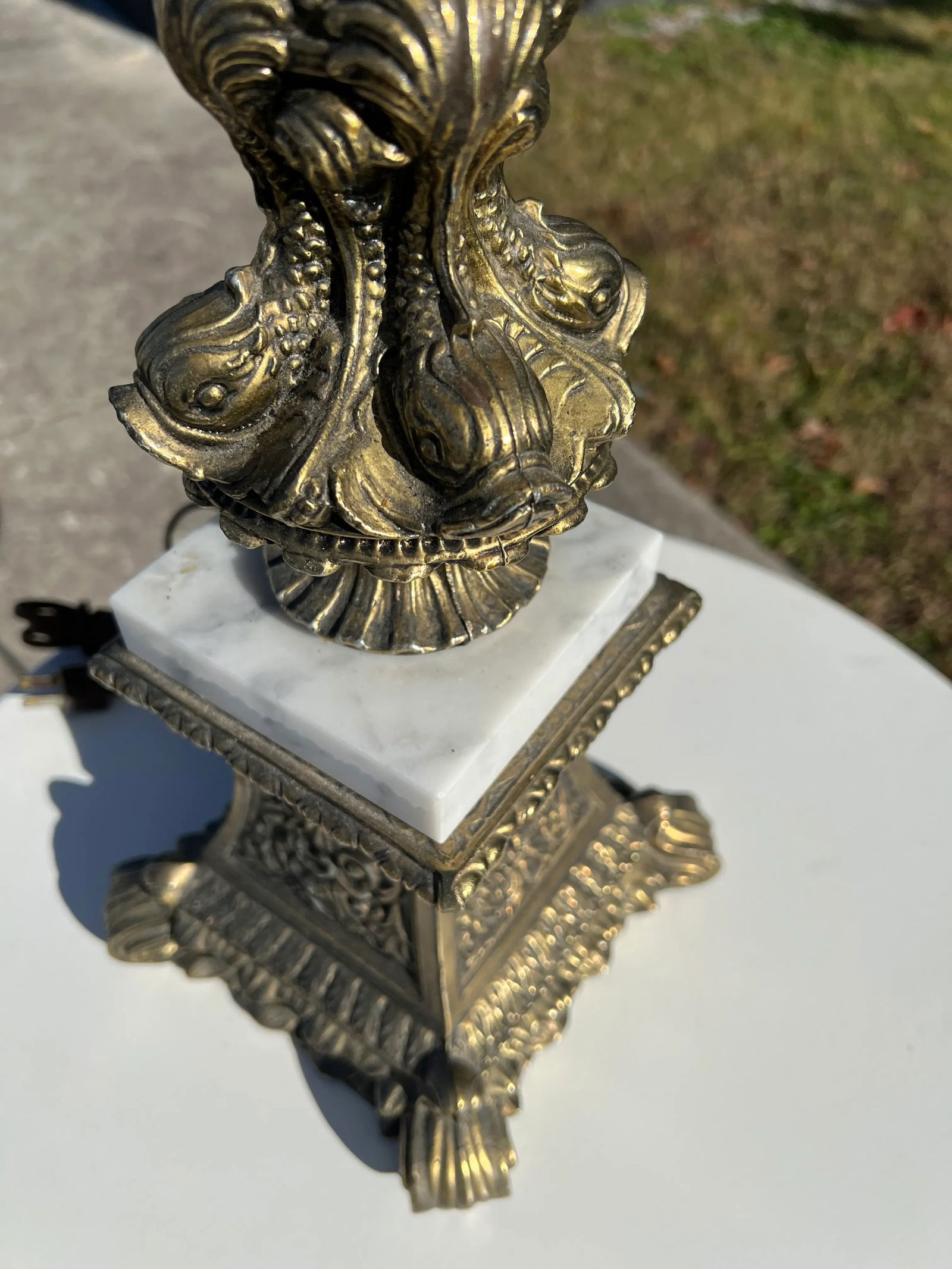 Vintage 1960s Metal Porpoise Filigree Lamp - 5