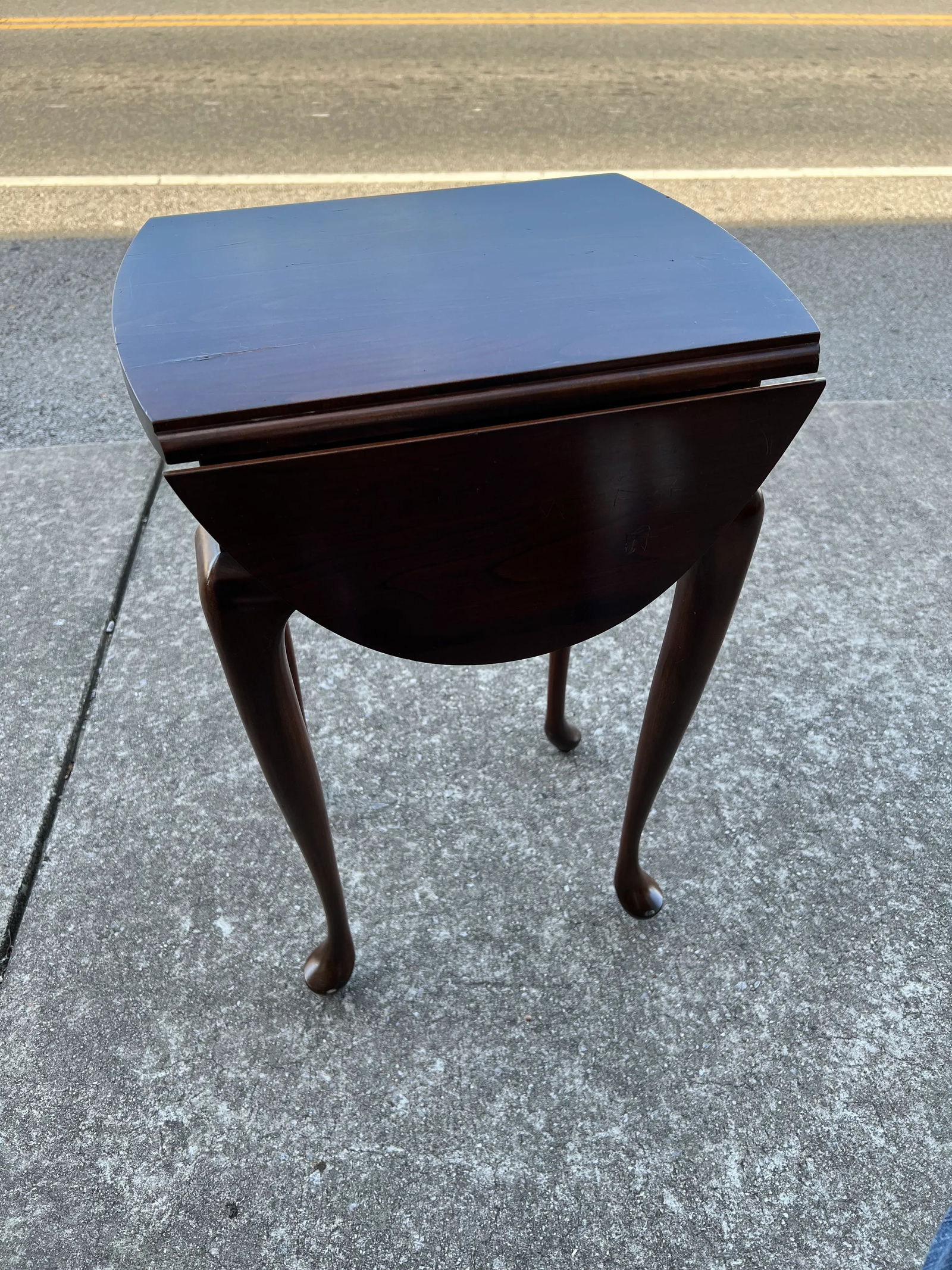 1980s Harden Furniture Drop Leaf End Table - 9