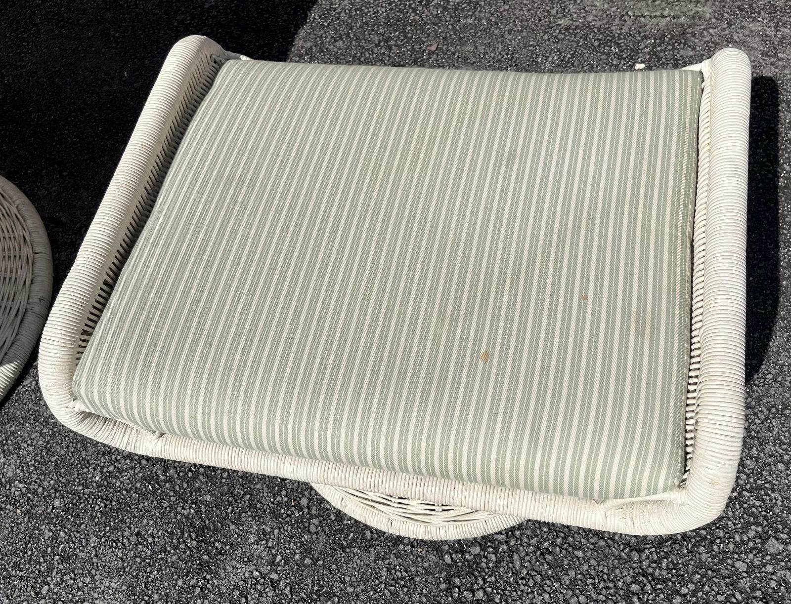 1970s Vintage Egg Shaped Wicker Rattan Chair and Ottoman - 11