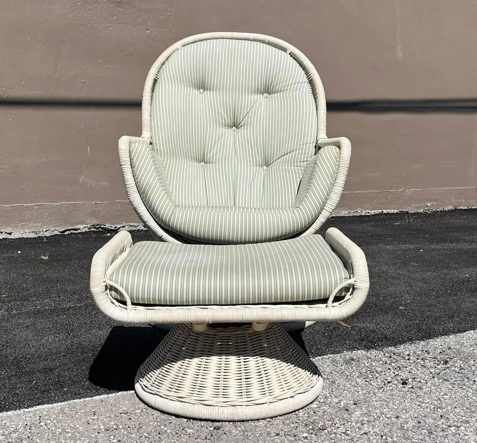 1970s Vintage Egg Shaped Wicker Rattan Chair and Ottoman - 3