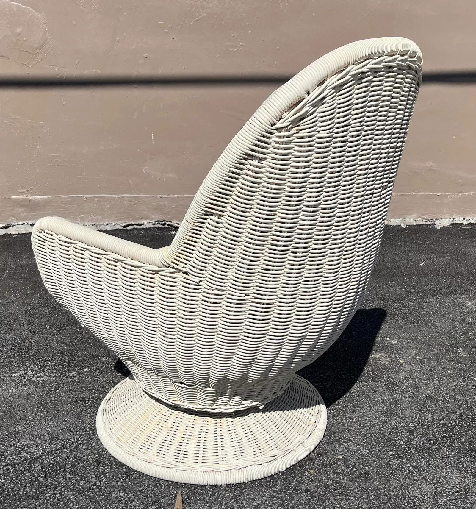 1970s Vintage Egg Shaped Wicker Rattan Chair and Ottoman - 5