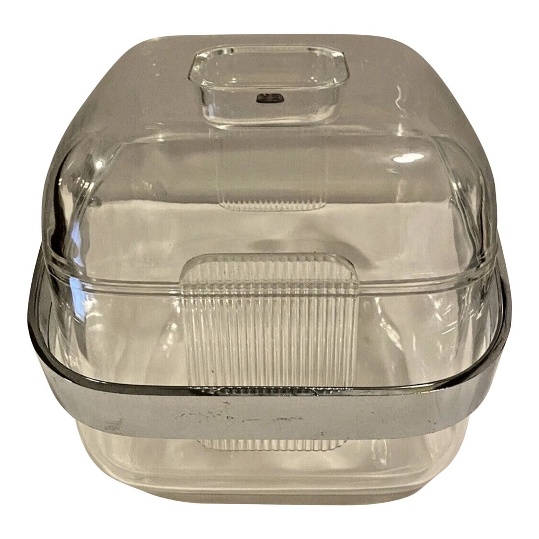 Mid-Century Modern Guzzini Lucite Stella Ice Bucket – Italian Design: Mid-Century Modern GUZZINI Lucite Stella Ice Bucket – Italian Design This vintage GUZZINI Stella ice bucket blends form and function with classic Mid-Century Modern style. Made in Italy from cle