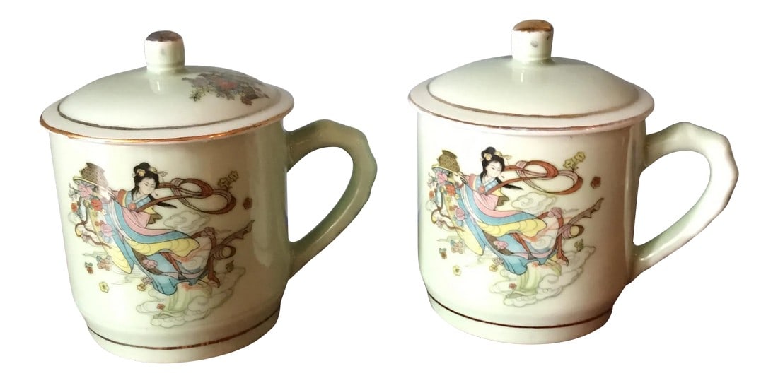 Green Chinoiserie Bamboo Handle Tea Cups: Absolutely gorgeous hue on this pair of tea cups with lids for steeping tea. Handles are bamboo and chinoiserie motif is bright and vibrant. Condition: Alterations: Original Condition Unaltered