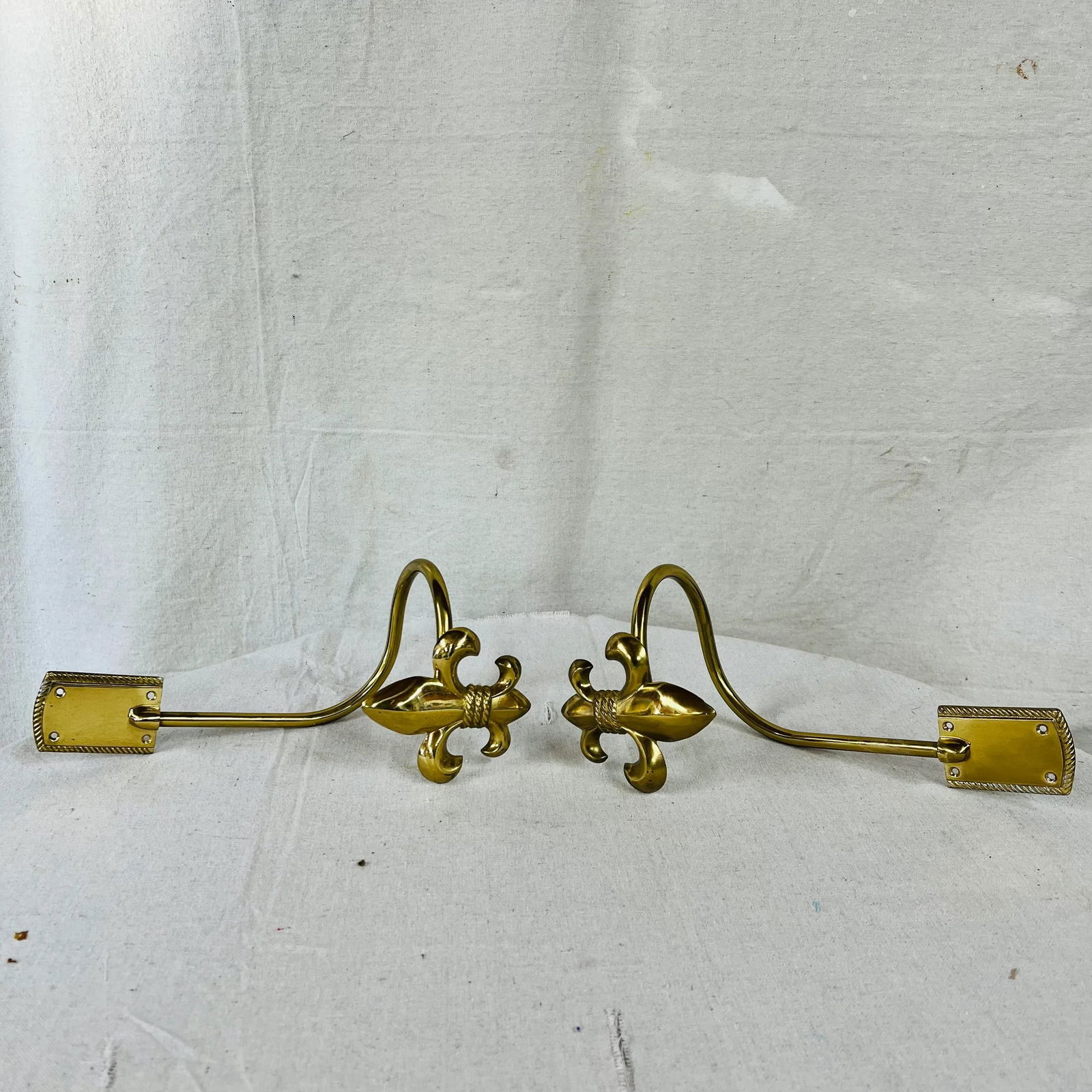Brass Fleur De Lis Curtain Holdbacks - a Pair - 8