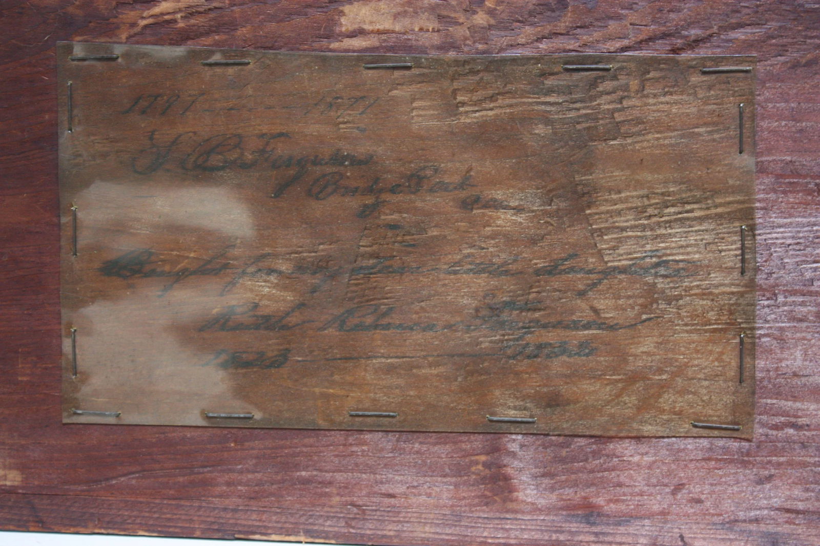 Early 19th Century Chippendale-Style English Mahogany Shave Mirror - 9