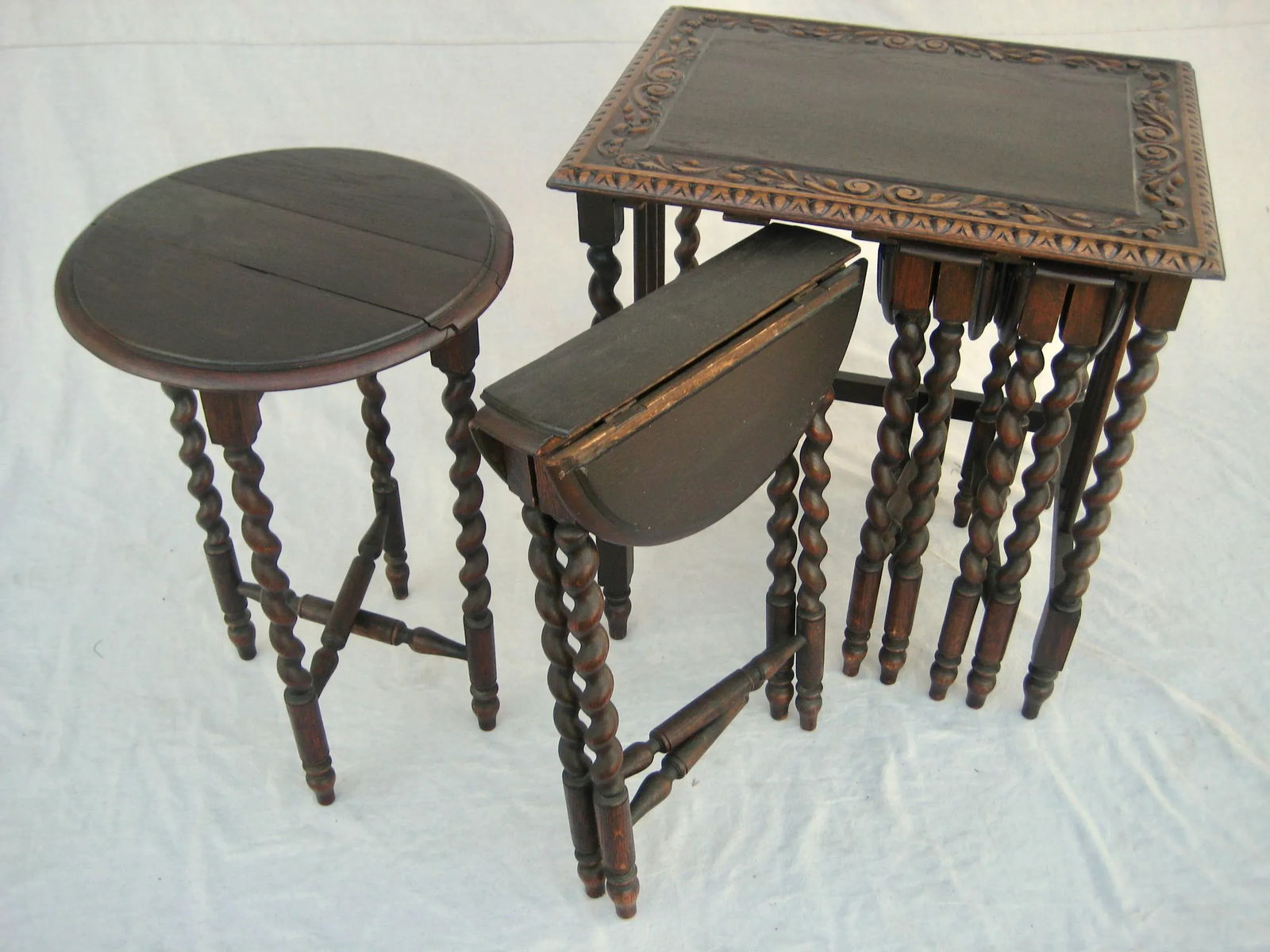 Early 20th Century Set of 5 Oak Nesting Tables - 5