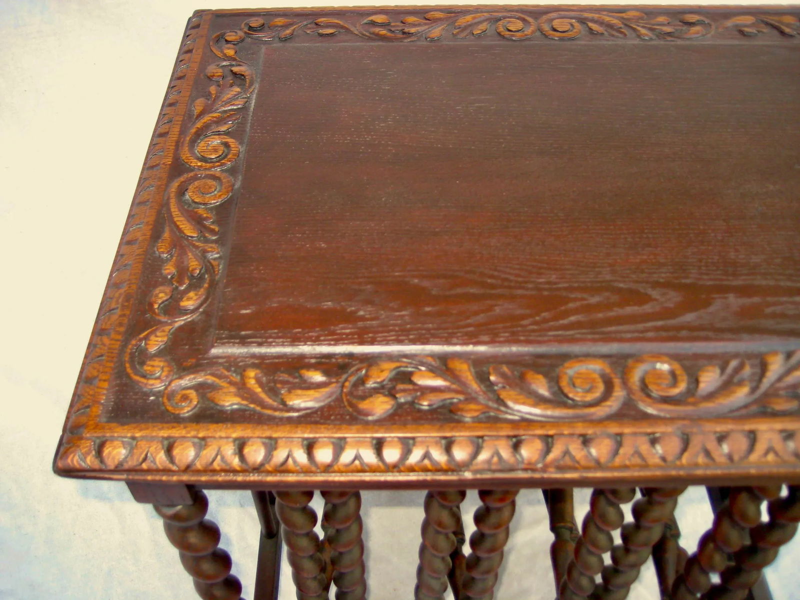 Early 20th Century Set of 5 Oak Nesting Tables - 9