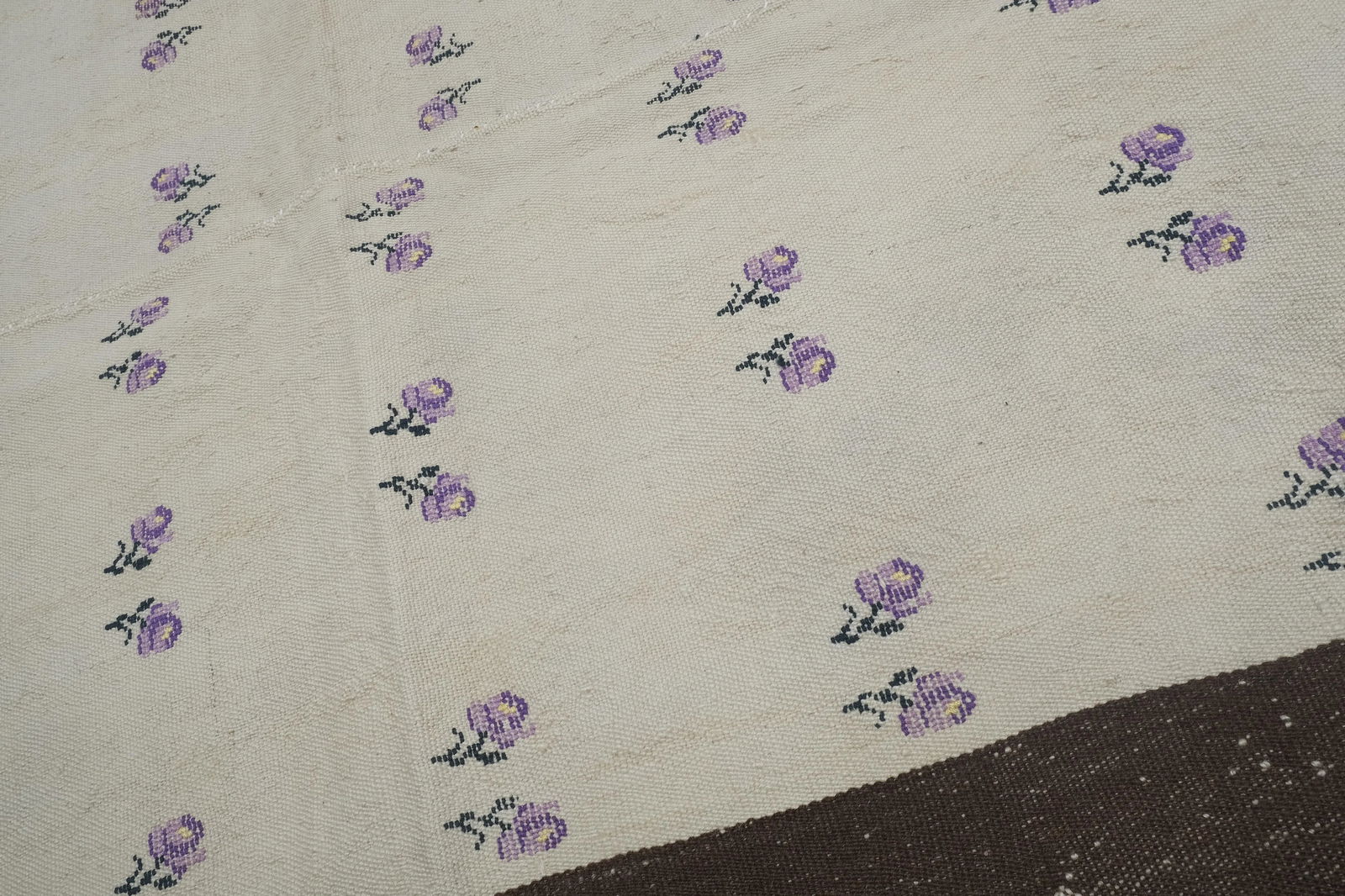 1960s Turkish Natural Kilim With Fruits Pattern 3'11'' X 5'4'' - 7