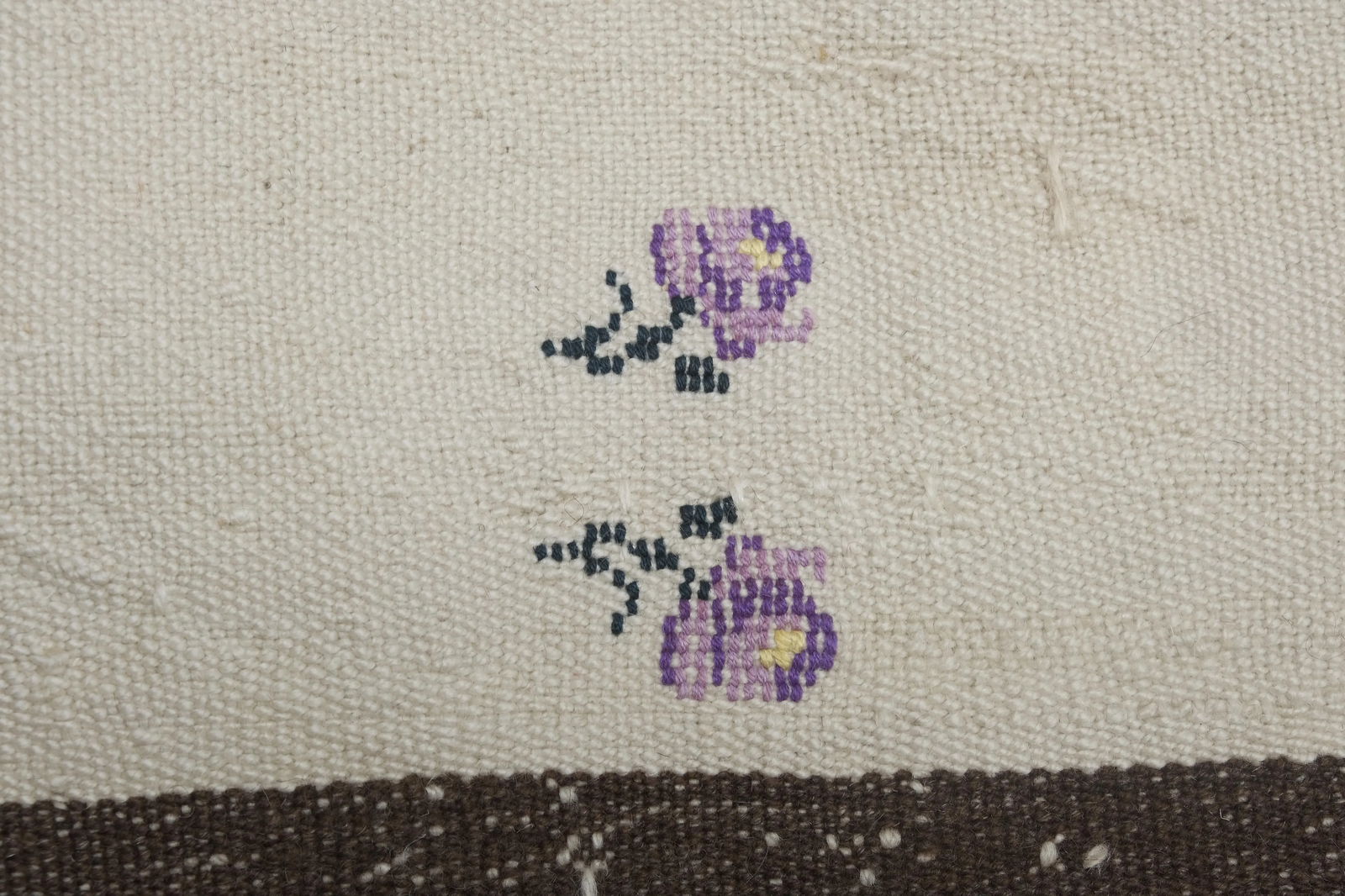 1960s Turkish Natural Kilim With Fruits Pattern 3'11'' X 5'4'' - 8