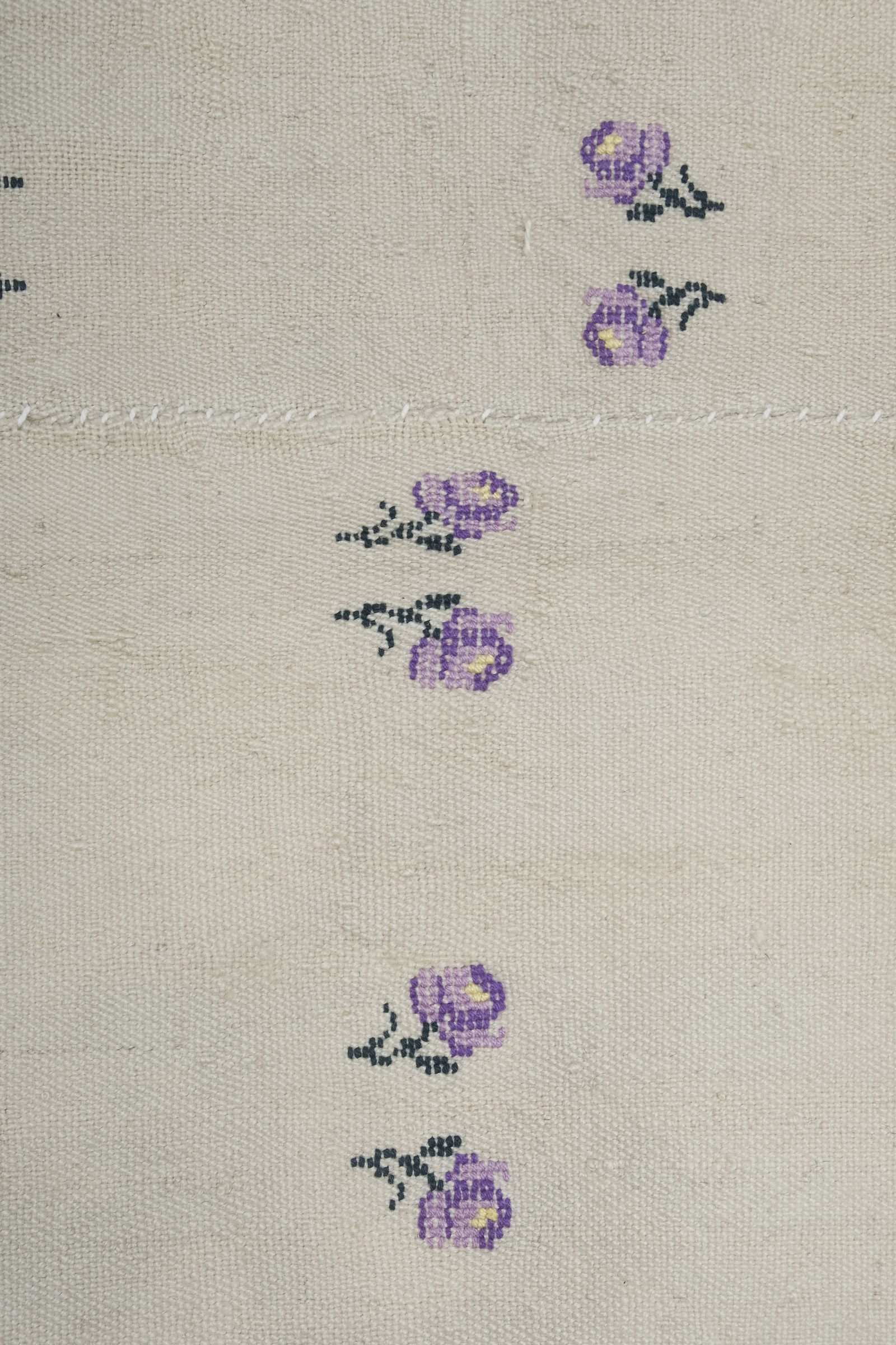 1960s Turkish Natural Kilim With Fruits Pattern 3'11'' X 5'4'' - 9